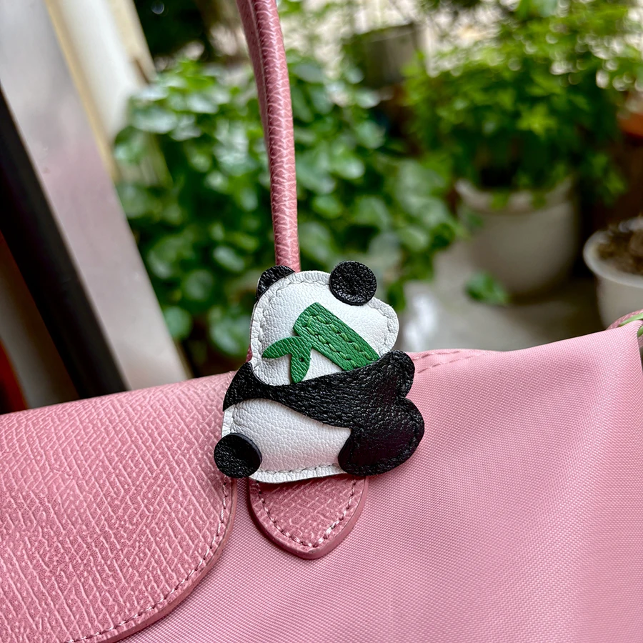 Handmade Sheepskin Leather Bag Charm Panda Leather Bags Pendant Personalized Creative Car Keychain Birthday Bag Accessories
Handmade Sheepskin Leather Bag Charm Panda Leather Bags Pendant Personalized Creative Car Keychain Birthday Bag Accessories