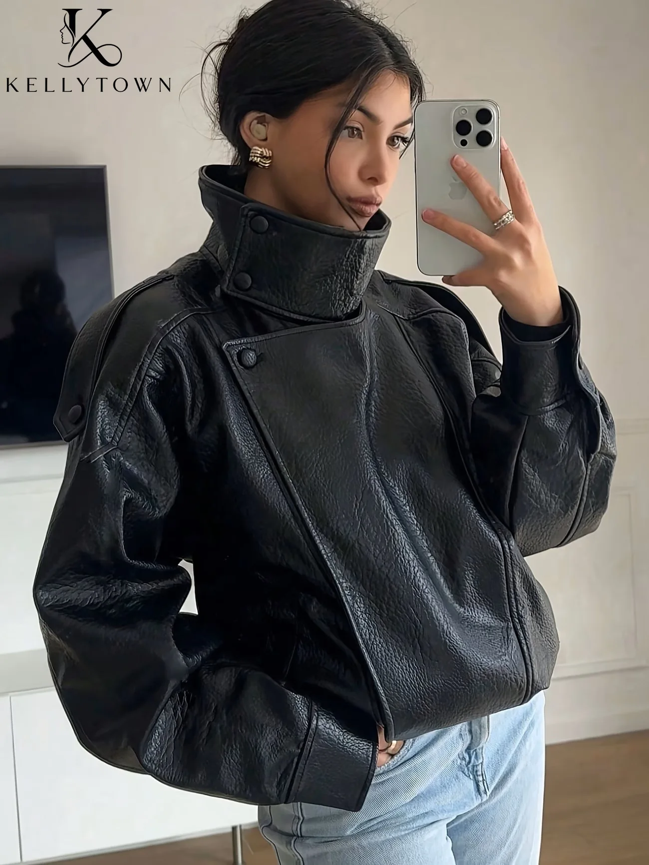 Motorcycle Style Women Stand Neck Faux Leather Jacket Oversized Causal Coat High Street Retro Solid Pocket Zipper Outwear Tops
Motorcycle Style Women Stand Neck Faux Leather Jacket Oversized Causal Coat High Street Retro Solid Pocket Zipper Outwear Tops