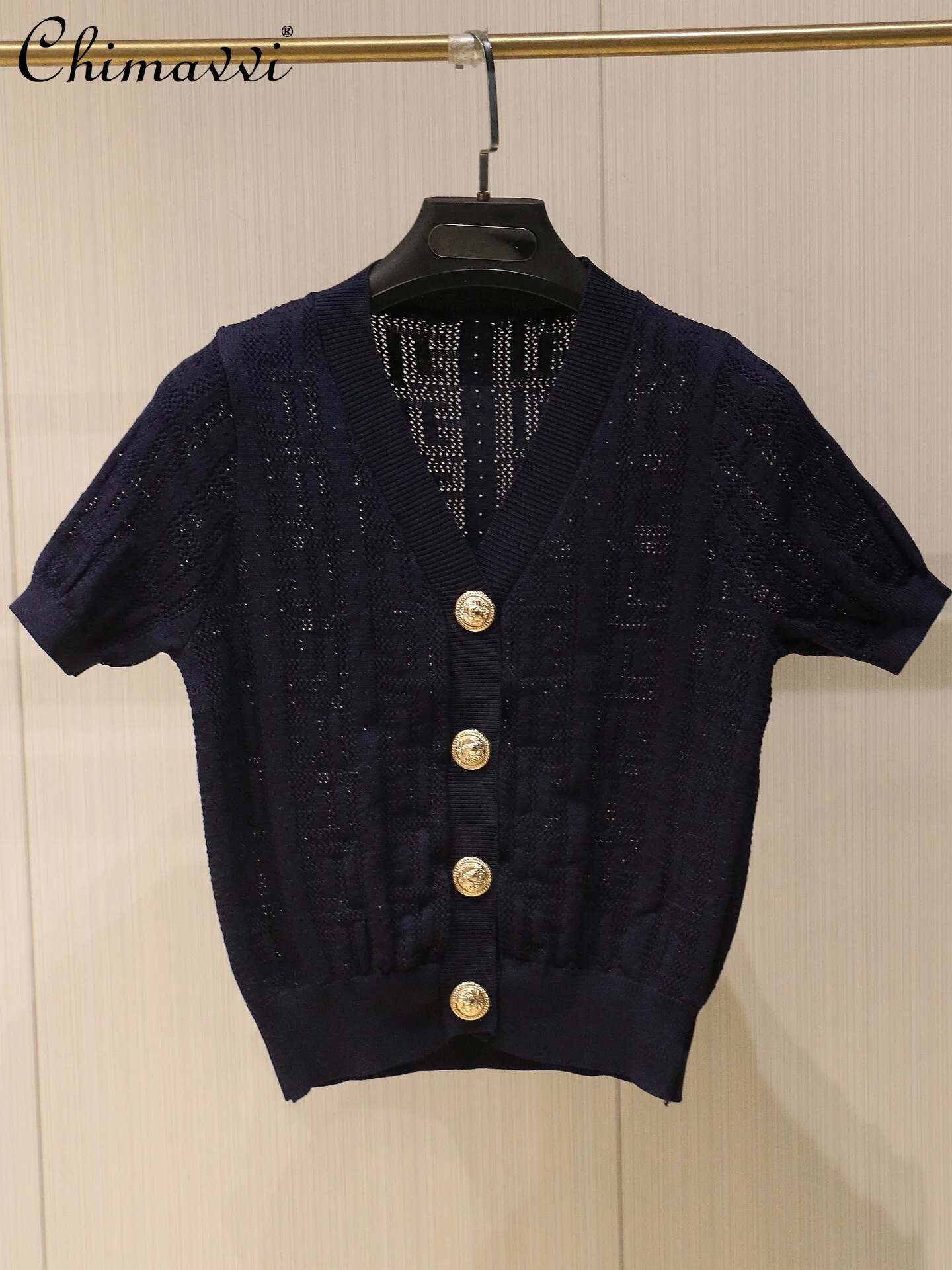 Fashionv Neck Metal Buckle Short-sleeved Navy Blue Knit Cardigan Women's Summer New French Single-breasted Slimming Tops
Fashionv Neck Metal Buckle Short-sleeved Navy Blue Knit Cardigan Women's Summer New French Single-breasted Slimming Tops