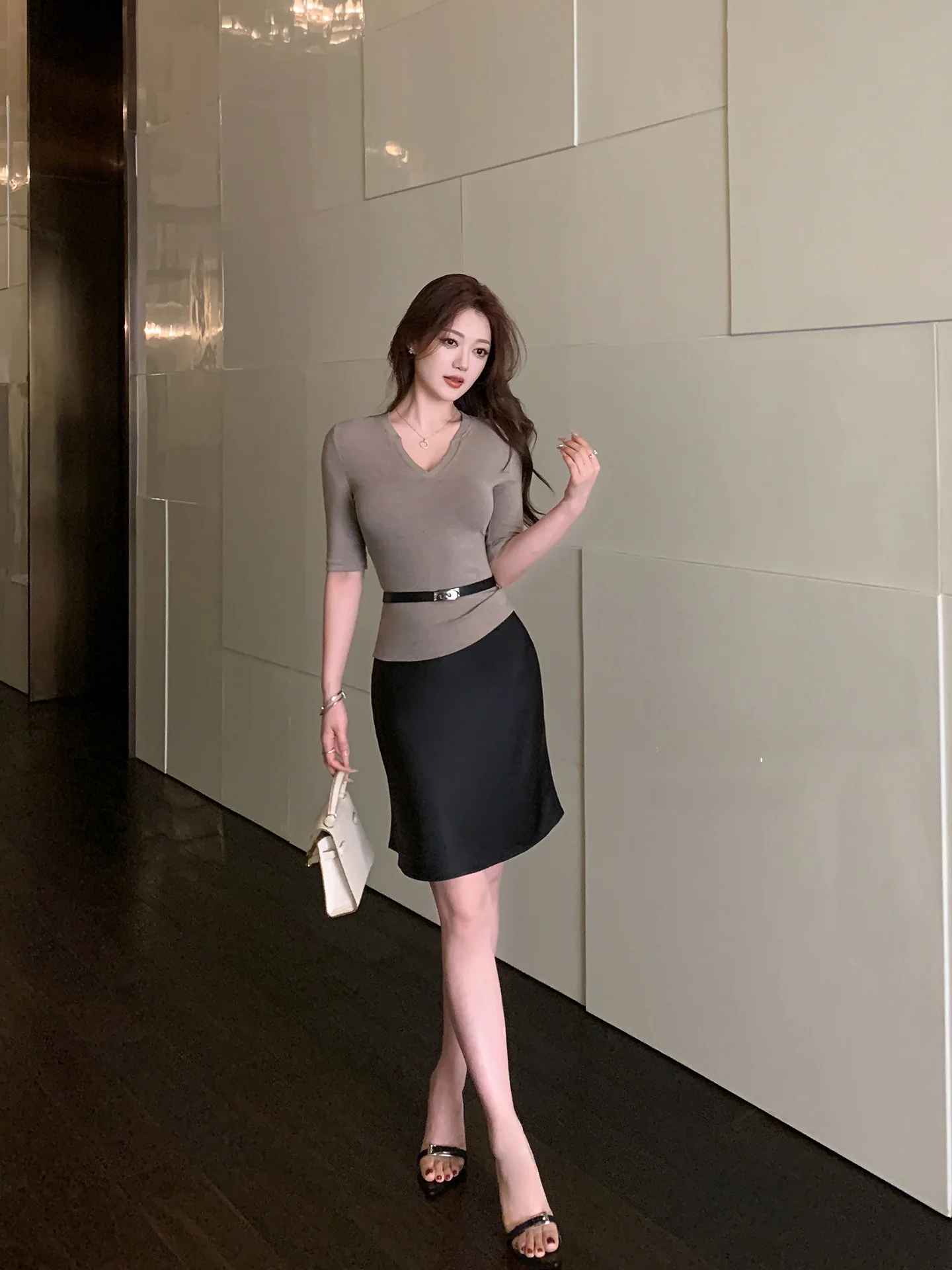 High Waist Bla Satin ort Skirt Draped Bodycon f-length Ci Commute Korean Sle Polyester Fiber Fi Tail Skirt
High Waist Bla Satin ort Skirt Draped Bodycon f-length Ci Commute Korean Sle Polyester Fiber Fi Tail Skirt