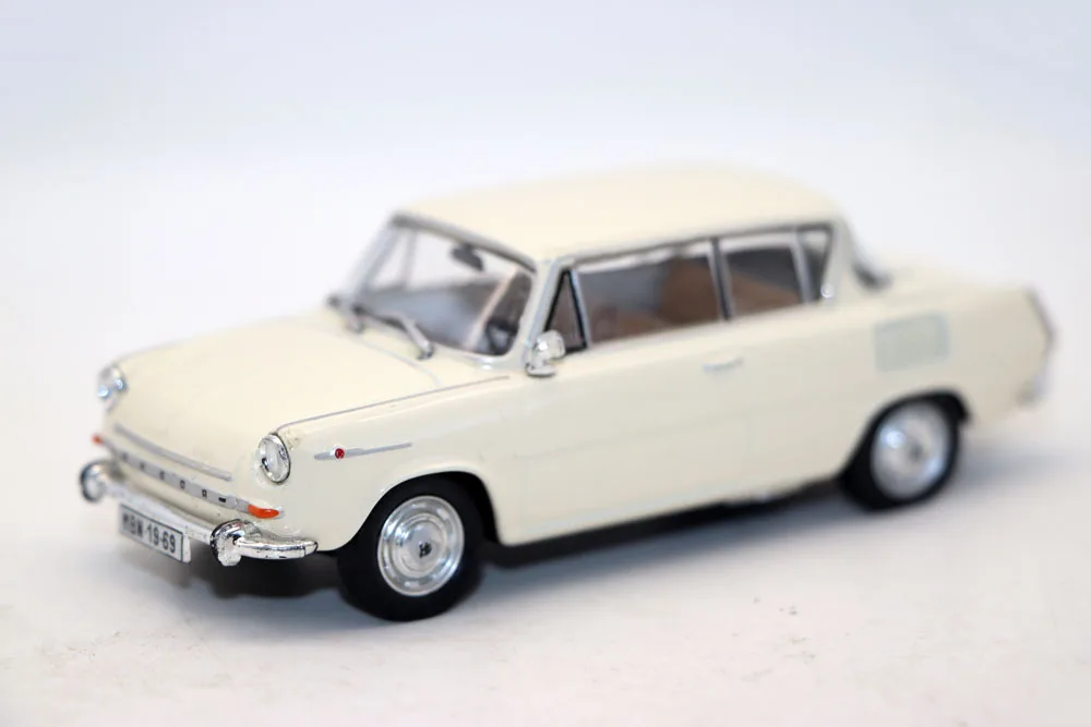Новый автомобиль Skoodaa 1100 MBX в масштабе 1/43, модель Abrex для коллекции, литой под давлением игрушечный автомобиль из сплава, подарок
Новый автомобиль Skoodaa 1100 MBX в масштабе 1/43, модель Abrex для коллекции, литой под давлением игрушечный автомобиль из сплава, подарок