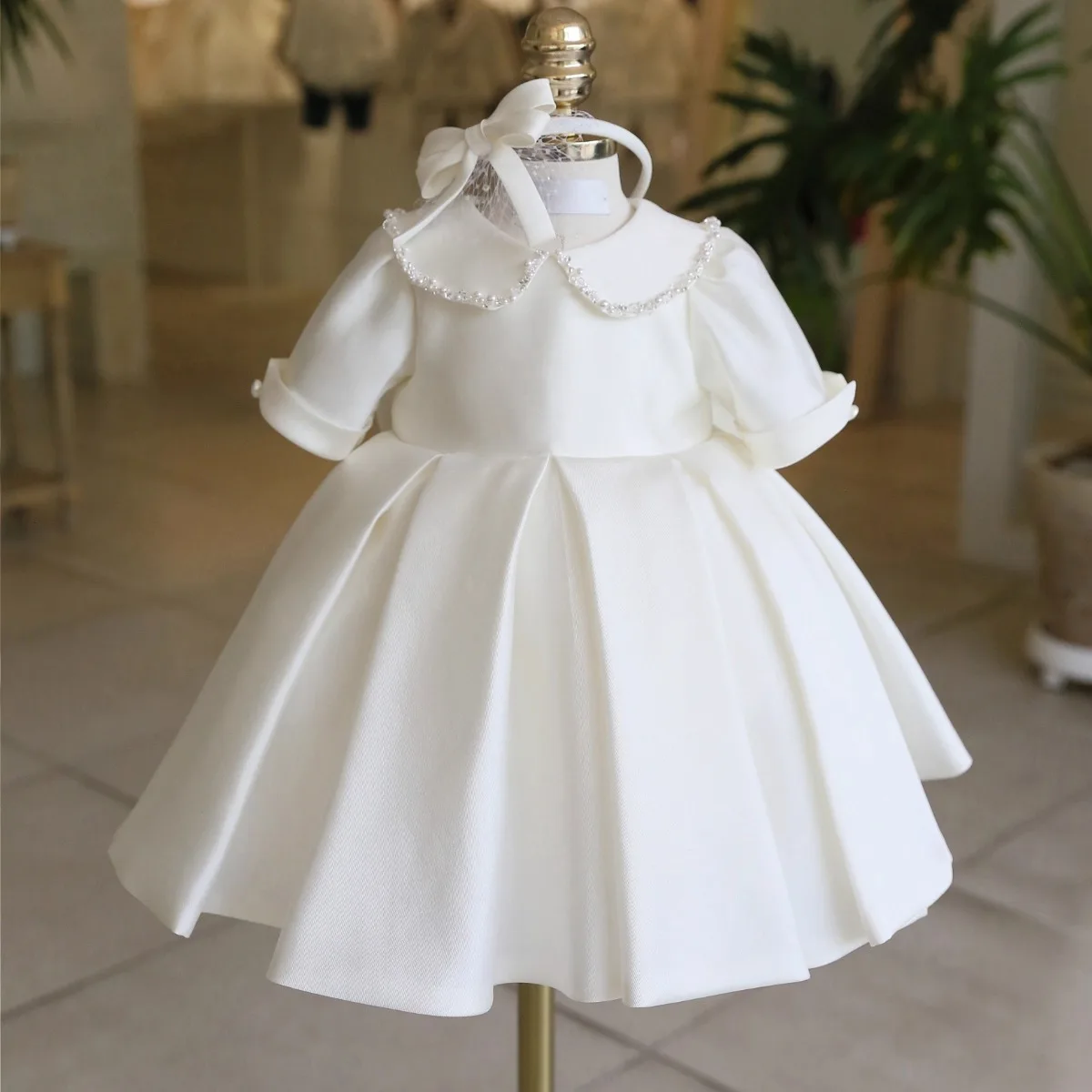 Infant Girl White Baptism Dress Peter Pan Collar Pearl Trim Cute Comfortable Wear baby Girls Dresses wedding party banquetclo
Infant Girl White Baptism Dress Peter Pan Collar Pearl Trim Cute Comfortable Wear baby Girls Dresses wedding party banquetclo