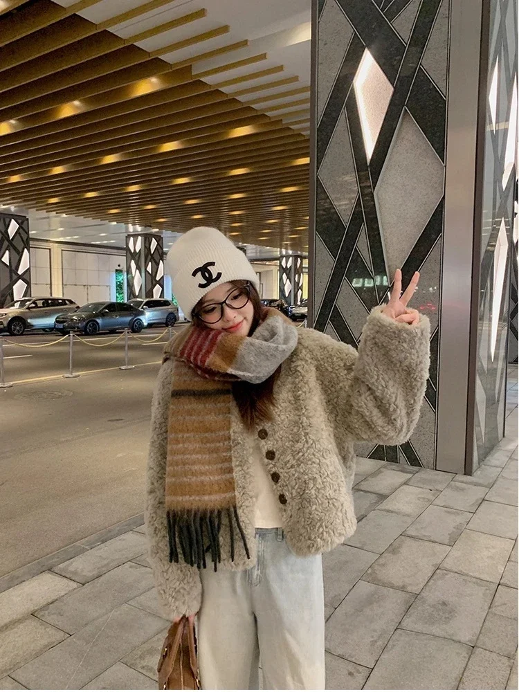 Lamb Wool Jacket Top Woman Slim Fitting Thin Wearing Slender Donning Slight Clothing Lean Dressing Spare Attiring Scrawny Ladies
Lamb Wool Jacket Top Woman Slim Fitting Thin Wearing Slender Donning Slight Clothing Lean Dressing Spare Attiring Scrawny Ladies