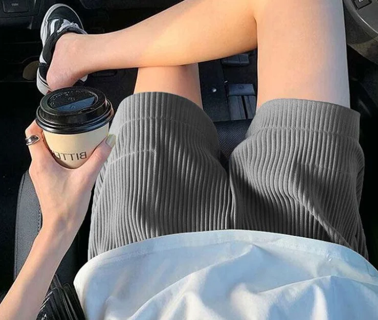 Летняя модная верхняя одежда: шорты, повседневные плиссированные брюки для беременных, шифоновая поддержка живота, свободные леггинсы.
Летняя модная верхняя одежда: шорты, повседневные плиссированные брюки для беременных, шифоновая поддержка живота, свободные леггинсы.