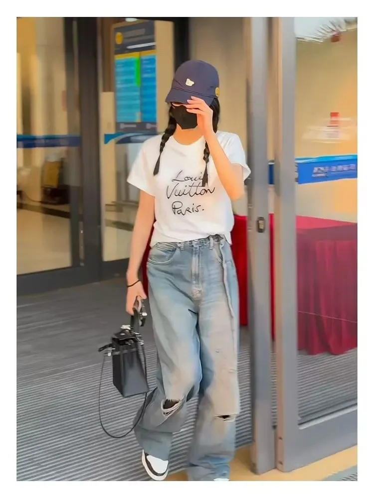 High Waist Straight Leg Blue Jeans Women's Summer Denim Pants Torn Hole Design Ladies' High Waist Straight Cut Jeans
High Waist Straight Leg Blue Jeans Women's Summer Denim Pants Torn Hole Design Ladies' High Waist Straight Cut Jeans