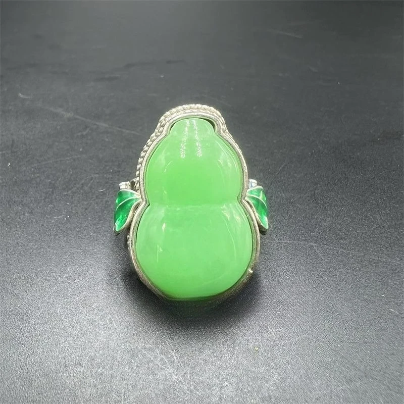Unisex Icy Translucent Vibrant Green Hulu Gourd Ring, Chinese Style Lucky Blessing Finger Jewelry For Men Women
Unisex Icy Translucent Vibrant Green Hulu Gourd Ring, Chinese Style Lucky Blessing Finger Jewelry For Men Women