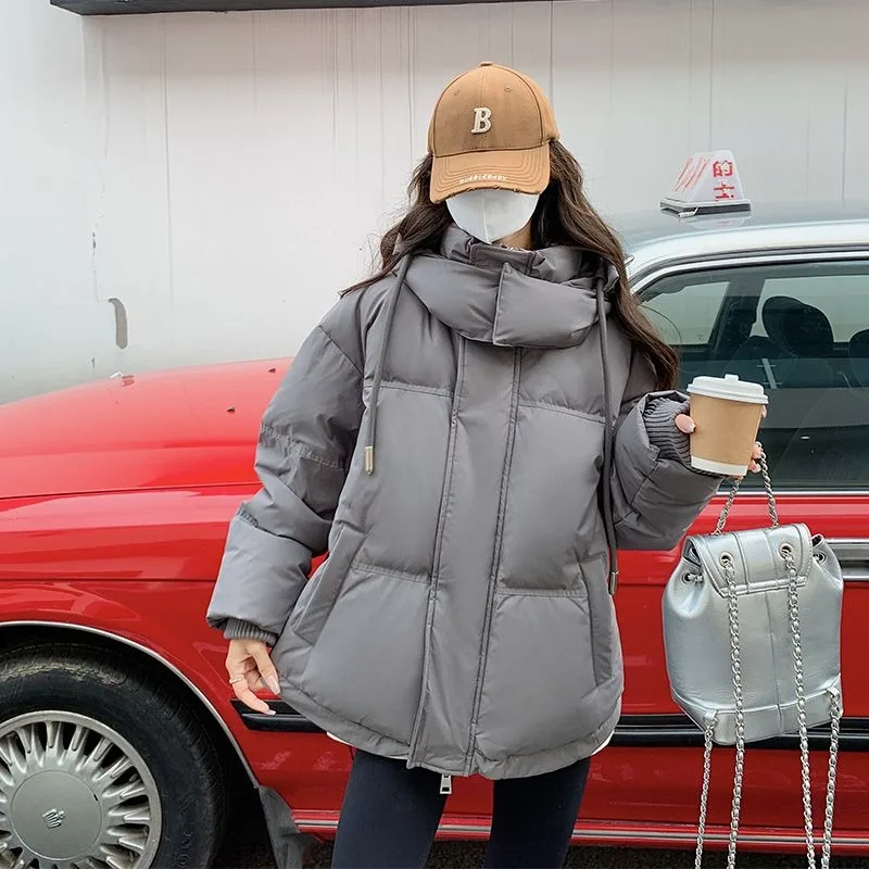2023 New Women Down Cotton Coat Winter Jacket Female Short Parkas Loose Thick Large Size Outwear Hooded Leisure Time Overcoat
2023 New Women Down Cotton Coat Winter Jacket Female Short Parkas Loose Thick Large Size Outwear Hooded Leisure Time Overcoat