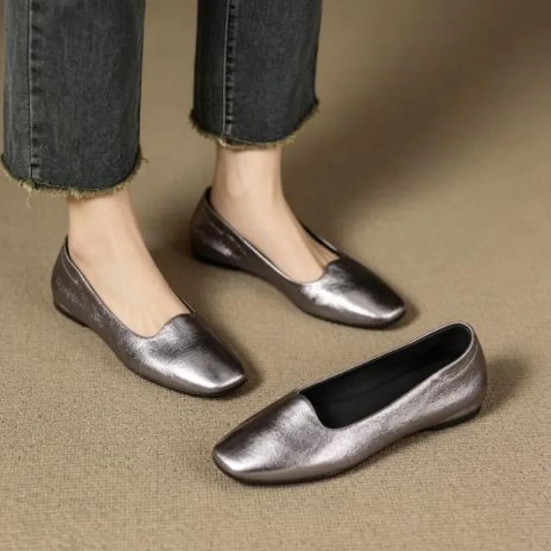 2026 Hot Selling New Women's Soft Sole Commuting Baotou Leather Shoes Spring and Autumn New Pull-on Non-slip Flat Shoes
2026 Hot Selling New Women's Soft Sole Commuting Baotou Leather Shoes Spring and Autumn New Pull-on Non-slip Flat Shoes