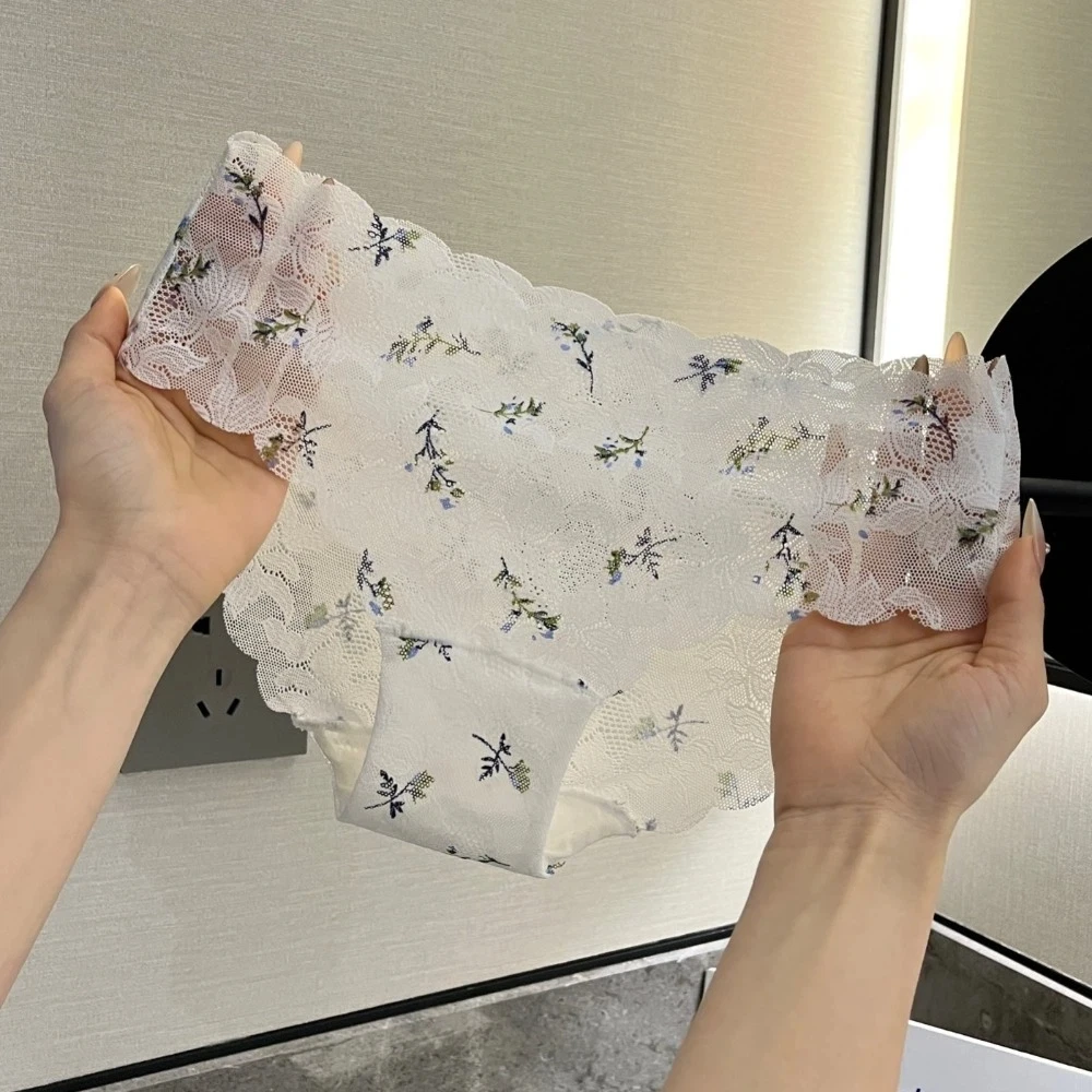 Comfortable Seamless Lace Thin Panties Transparent Mid Waist Underwear for Women Flower Mesh Lace Briefs Girl
Comfortable Seamless Lace Thin Panties Transparent Mid Waist Underwear for Women Flower Mesh Lace Briefs Girl