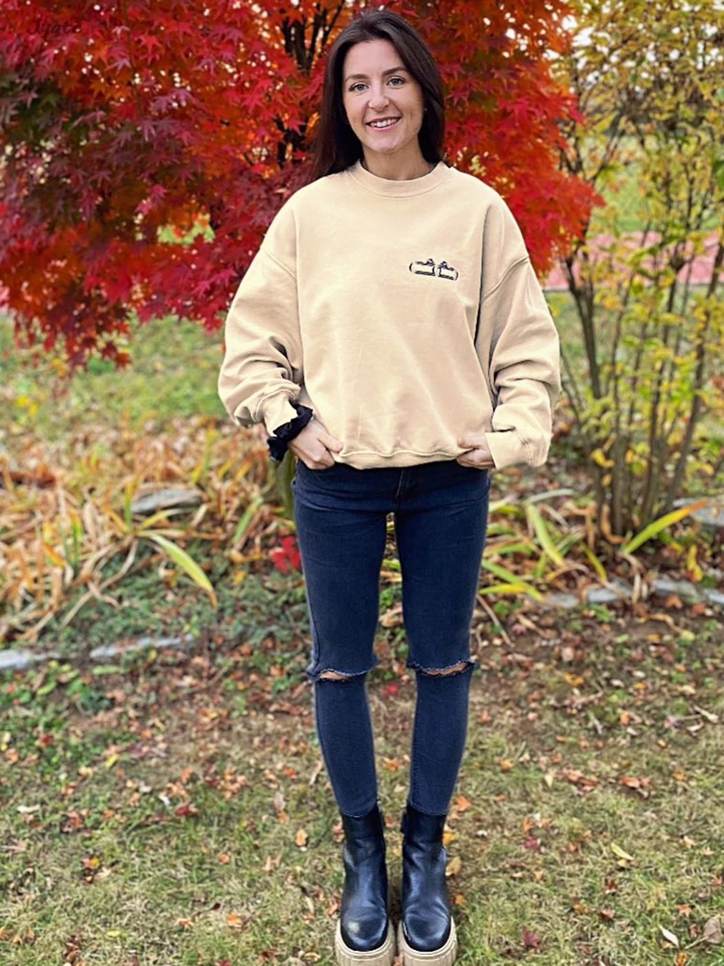Autumn Winter New Snake Letter Back Button Print Warm Fleece Women's Round Neck Sweatshirts Cotton Beige Streetwear Pullovers
Autumn Winter New Snake Letter Back Button Print Warm Fleece Women's Round Neck Sweatshirts Cotton Beige Streetwear Pullovers
