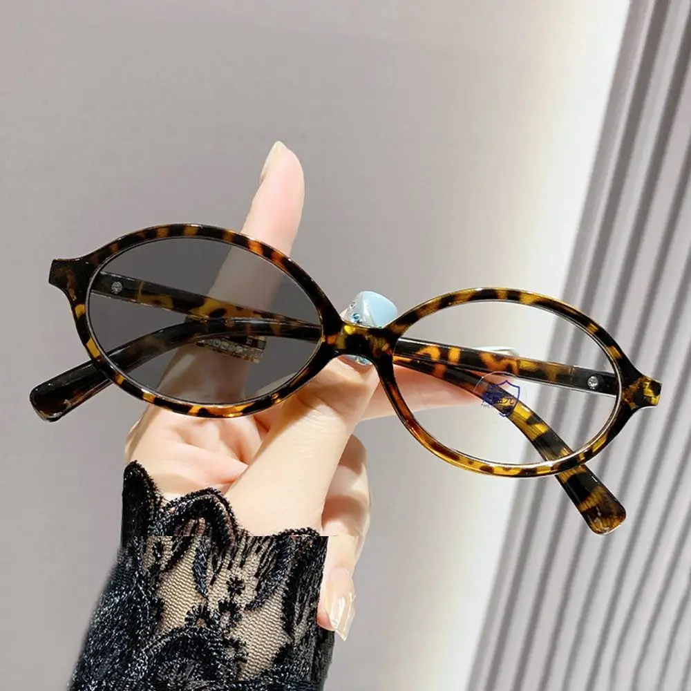 Vintage Blue Ray Blocking Anti-Blue Light Glasses Anti-UV Y2K Sunglasses Retro Oval Frame Ultralight Polarized Eyewear Office
Vintage Blue Ray Blocking Anti-Blue Light Glasses Anti-UV Y2K Sunglasses Retro Oval Frame Ultralight Polarized Eyewear Office