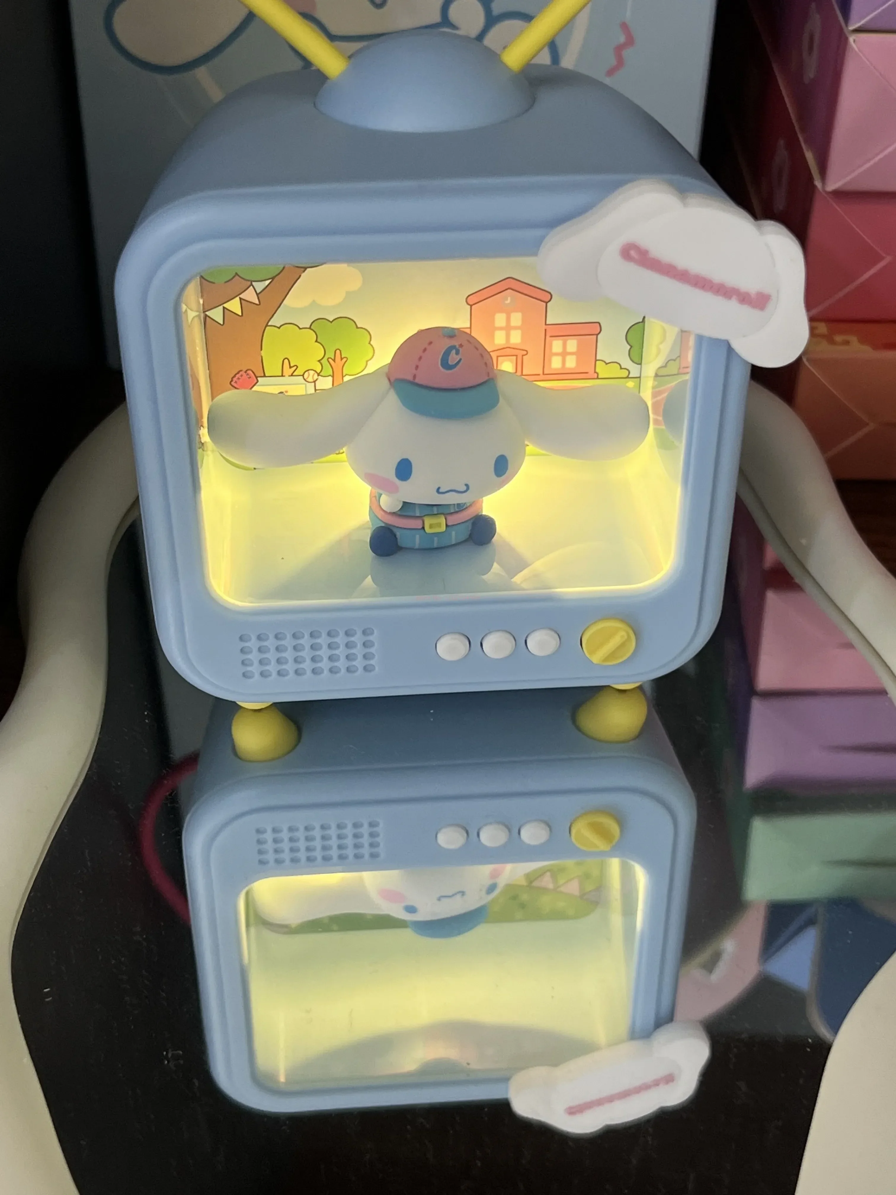 Новинка Подлинная ТВ-серия Sanrio Аниме Фигурка светящаяся орнамент модель куклы Рабочий стол Декор помещения специальные подарки для детей
Новинка Подлинная ТВ-серия Sanrio Аниме Фигурка светящаяся орнамент модель куклы Рабочий стол Декор помещения специальные подарки для детей