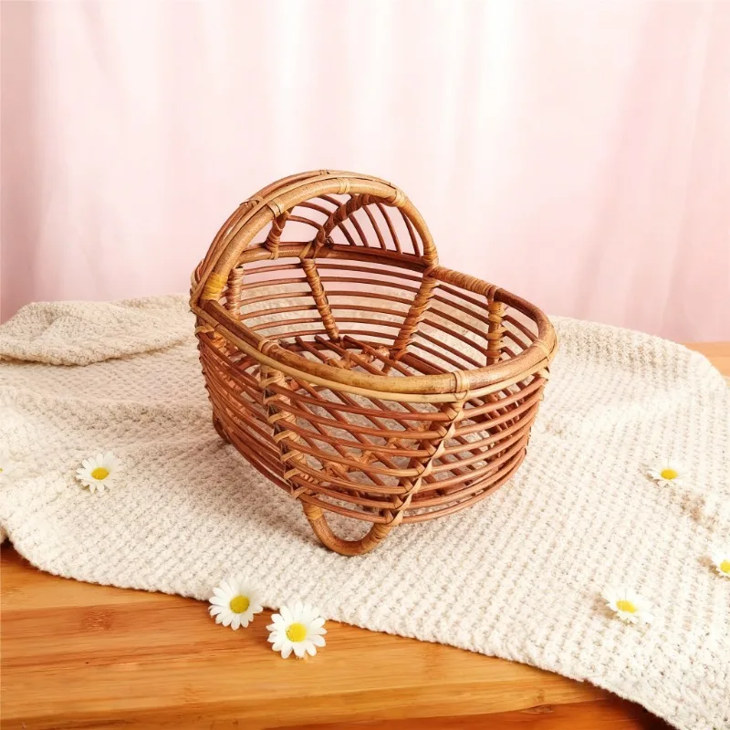 Реквизит для фотосъемки новорожденных — винтажная деревянная кровать ручной работы из ротанга для позирования, фоновые аксессуары для съемки мальчиков и девочек
Реквизит для фотосъемки новорожденных — винтажная деревянная кровать ручной работы из ротанга для позирования, фоновые аксессуары для съемки мальчиков и девочек