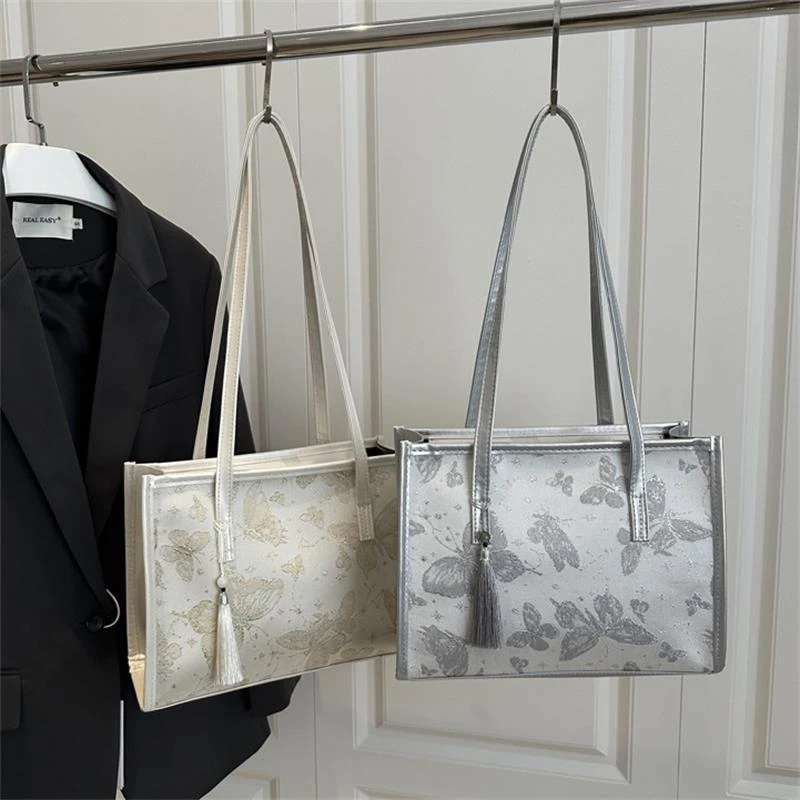 Cute Chinese Style Butterfly Print Shoulder Bag High Capacity Tote Commuter Bag Girl Portable Storage Bag Fashion Women Bag Gift
Cute Chinese Style Butterfly Print Shoulder Bag High Capacity Tote Commuter Bag Girl Portable Storage Bag Fashion Women Bag Gift