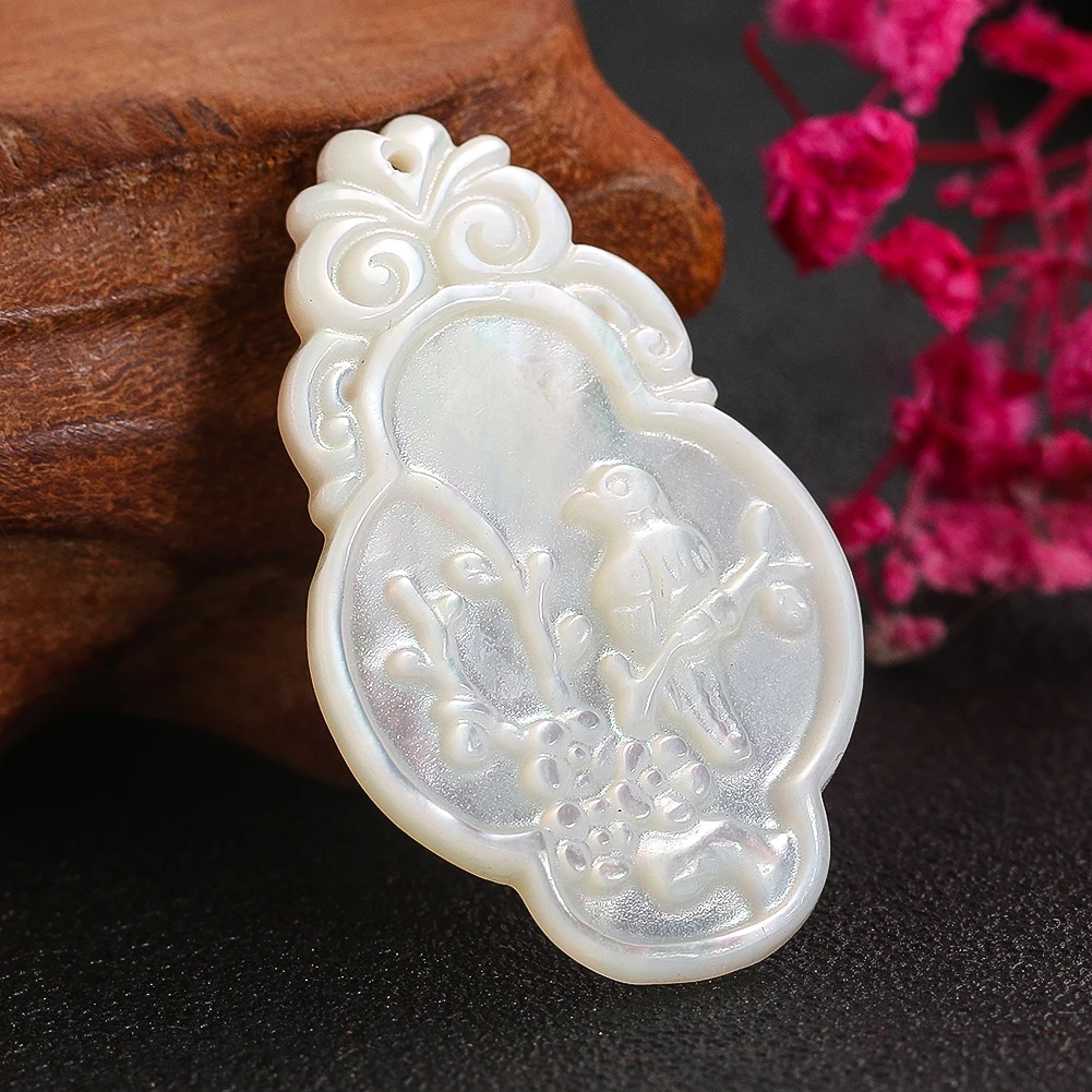 Natural White Mother of Pearl Carving Magpie Pendant Mascots Animal Charms for Jewelry Making DIY Necklace Bracelet Accessories
Natural White Mother of Pearl Carving Magpie Pendant Mascots Animal Charms for Jewelry Making DIY Necklace Bracelet Accessories