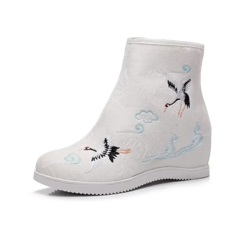 Winter Woman Embroidered Elevator Shoes Chinese Style Platform Shoes Canvas Hanfu Zapatos Women Boots Casual Vintage White Boots
Winter Woman Embroidered Elevator Shoes Chinese Style Platform Shoes Canvas Hanfu Zapatos Women Boots Casual Vintage White Boots