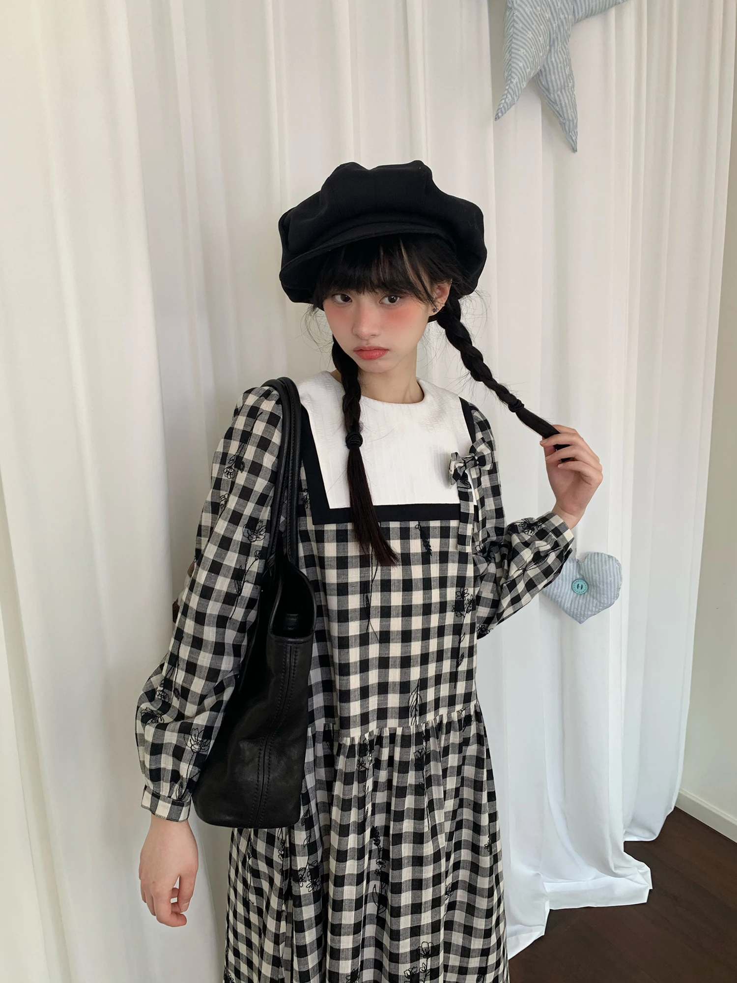 Женское весеннее платье-миди A-силуэта с вышивкой в стиле ретро, длинным рукавом, черно-белое, от Nai Nai Heavy Industry
Женское весеннее платье-миди A-силуэта с вышивкой в стиле ретро, длинным рукавом, черно-белое, от Nai Nai Heavy Industry