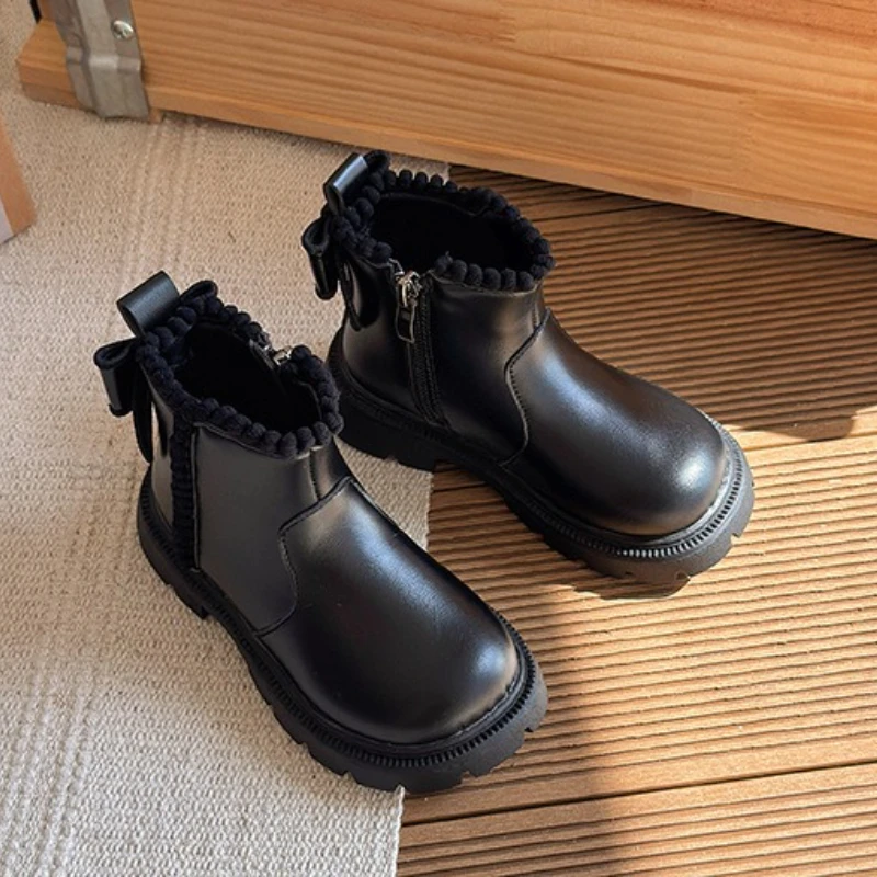 2025 Children Ankle Boots for Girls Autumn Winter New Fashion Korean Style Soft Sole Non-slip Versatile Princess Bowtie Shoes
2025 Children Ankle Boots for Girls Autumn Winter New Fashion Korean Style Soft Sole Non-slip Versatile Princess Bowtie Shoes