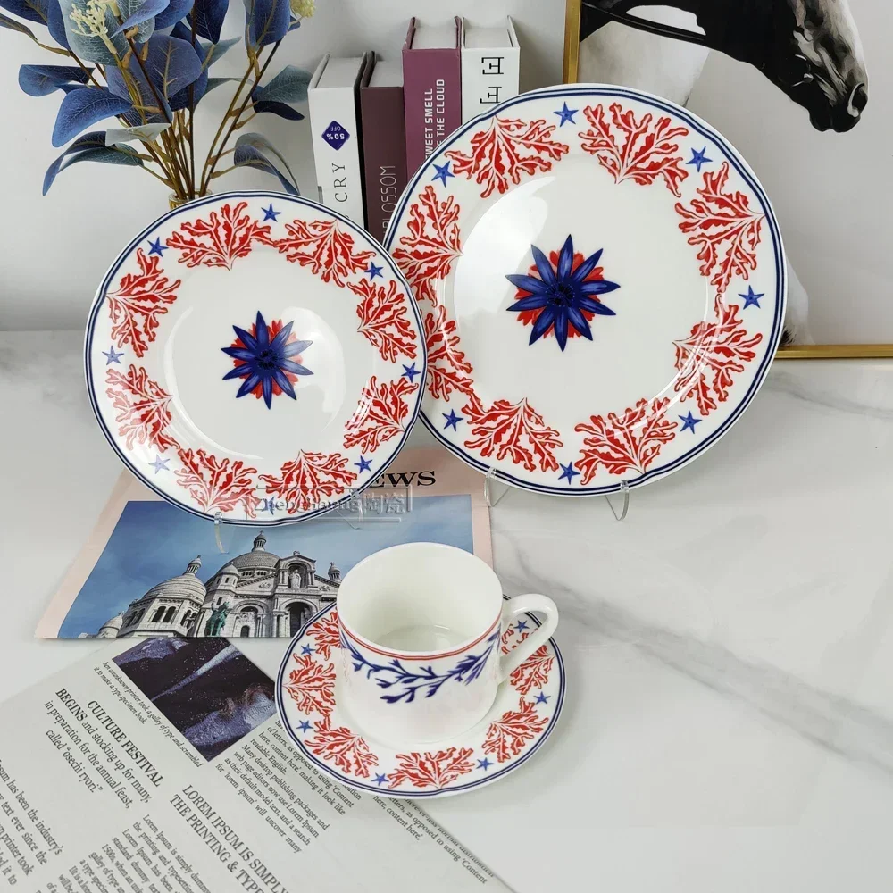 European Style Bone China Fruit Salad Steak Plate Coffee Cup and Saucer Creative Round Home Kitchen Pastry Tray Luxury Decoratio
European Style Bone China Fruit Salad Steak Plate Coffee Cup and Saucer Creative Round Home Kitchen Pastry Tray Luxury Decoratio