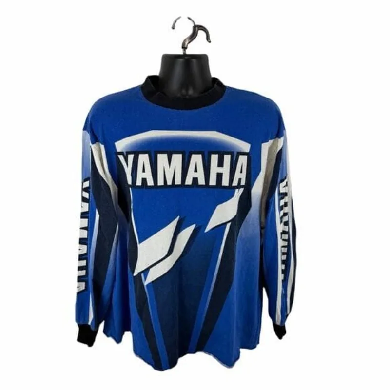Летняя модная футболка с длинным рукавом Yamaha 2026 года, синяя, для мужчин и женщин, трендовая, для езды на мотоцикле, больших размеров
Летняя модная футболка с длинным рукавом Yamaha 2026 года, синяя, для мужчин и женщин, трендовая, для езды на мотоцикле, больших размеров