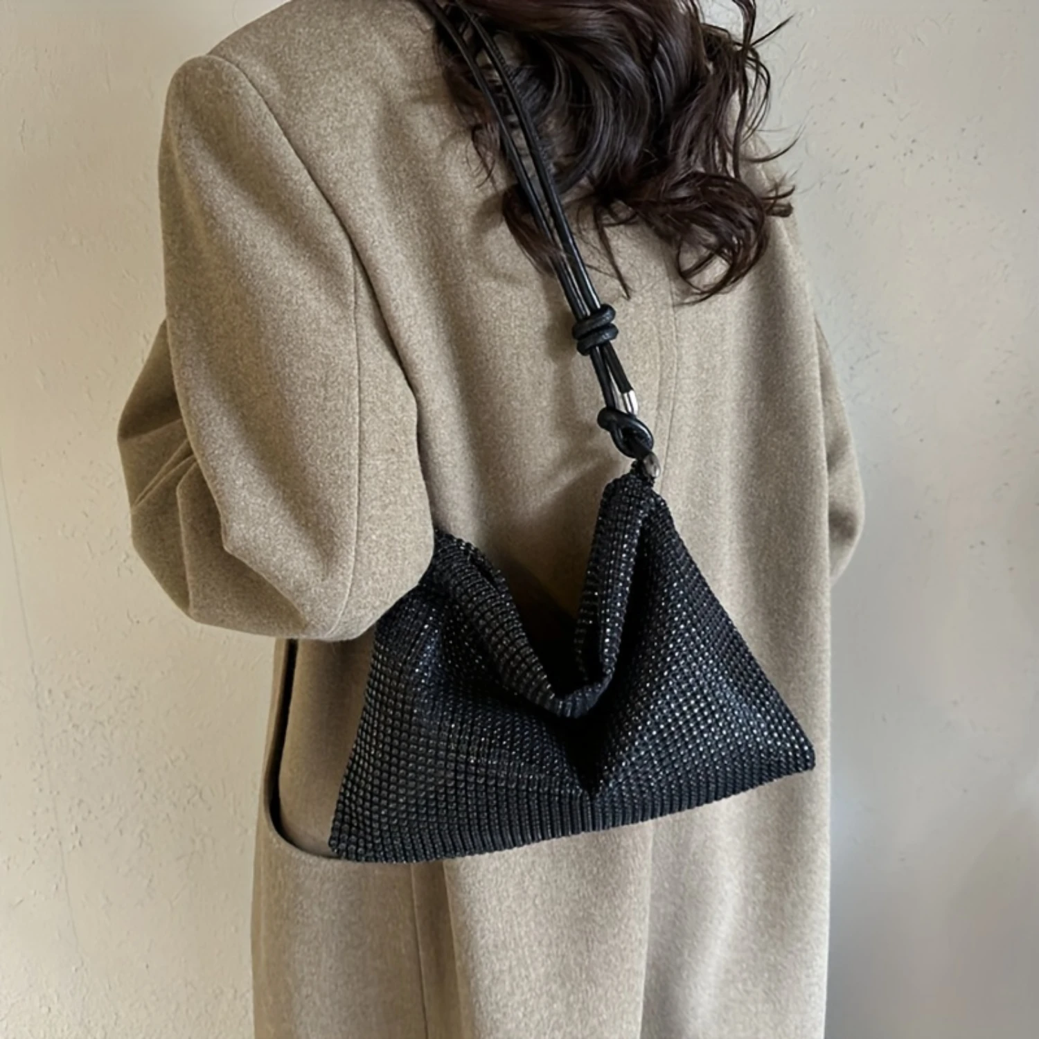 Chic Shoulder Bag, Casual Fashion Handbag, Versatile Underarm Crossbody Bag, Elegant Party Banquet Purse
Chic Shoulder Bag, Casual Fashion Handbag, Versatile Underarm Crossbody Bag, Elegant Party Banquet Purse