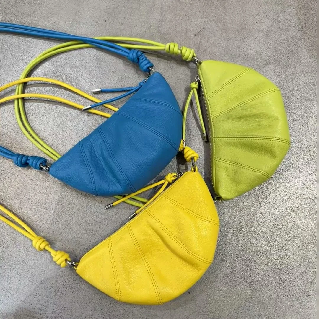 Сумка-круассан из овчины с рогом, лето 2021, новый нишевый дизайн, сумка для пельменей, женская сумка через плечо на одно плечо с бесплатными инициалами
Сумка-круассан из овчины с рогом, лето 2021, новый нишевый дизайн, сумка для пельменей, женская сумка через плечо на одно плечо с бесплатными инициалами