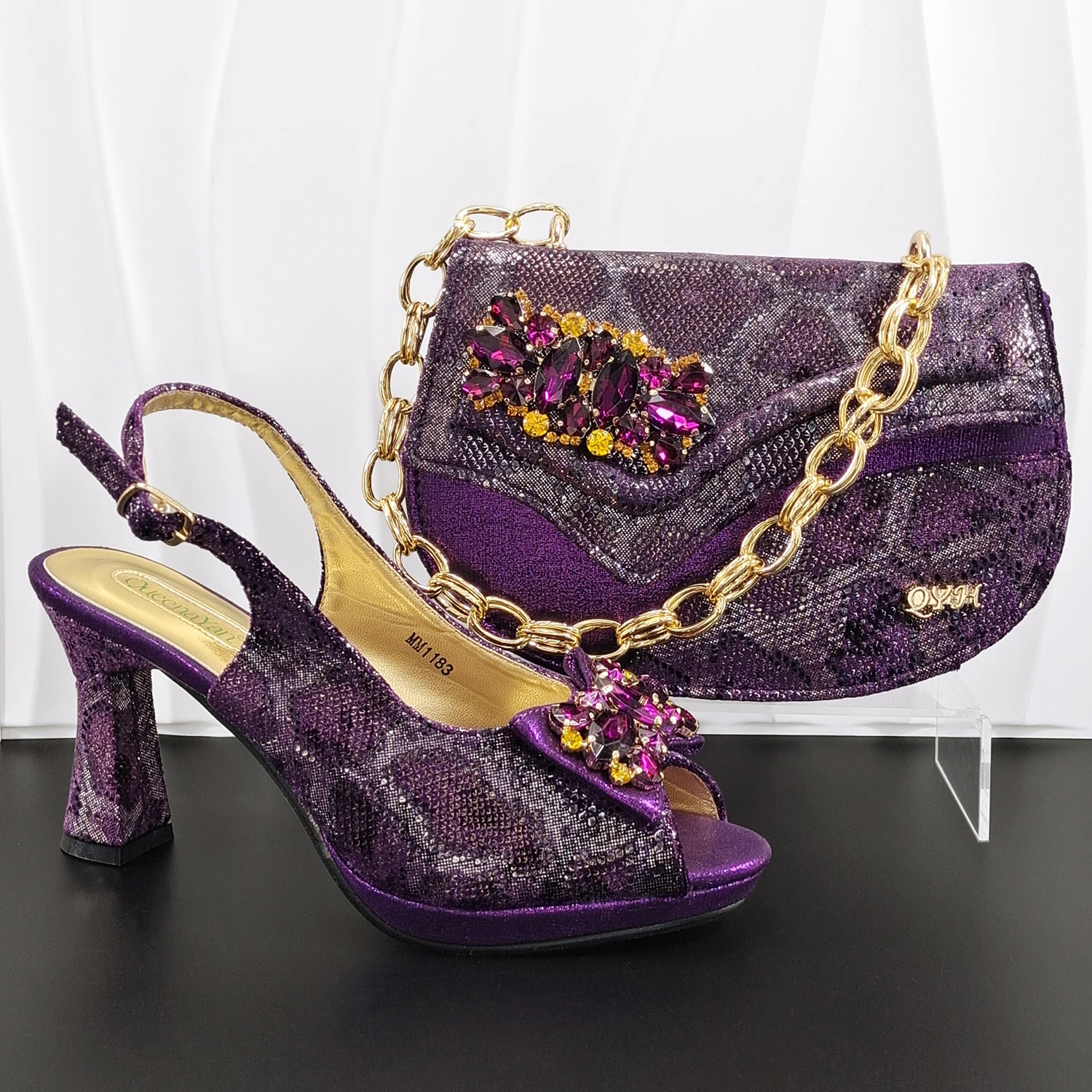 INS Purple Rhinestone-Embellished and Colorful Striped Design Party Wedding Peep Toe Bigger Size Ladies High Heels and Bag Set
INS Purple Rhinestone-Embellished and Colorful Striped Design Party Wedding Peep Toe Bigger Size Ladies High Heels and Bag Set