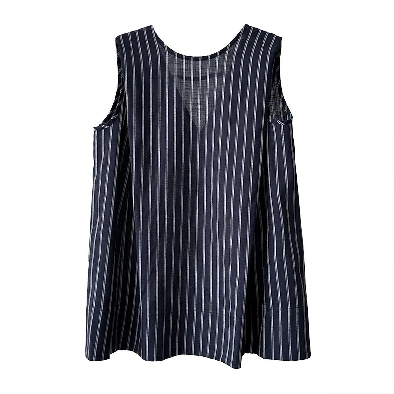 Korean striped contrasting sleeveless shirt for women's loose camisole top, fashionable women's clothing 2025 new
Korean striped contrasting sleeveless shirt for women's loose camisole top, fashionable women's clothing 2025 new