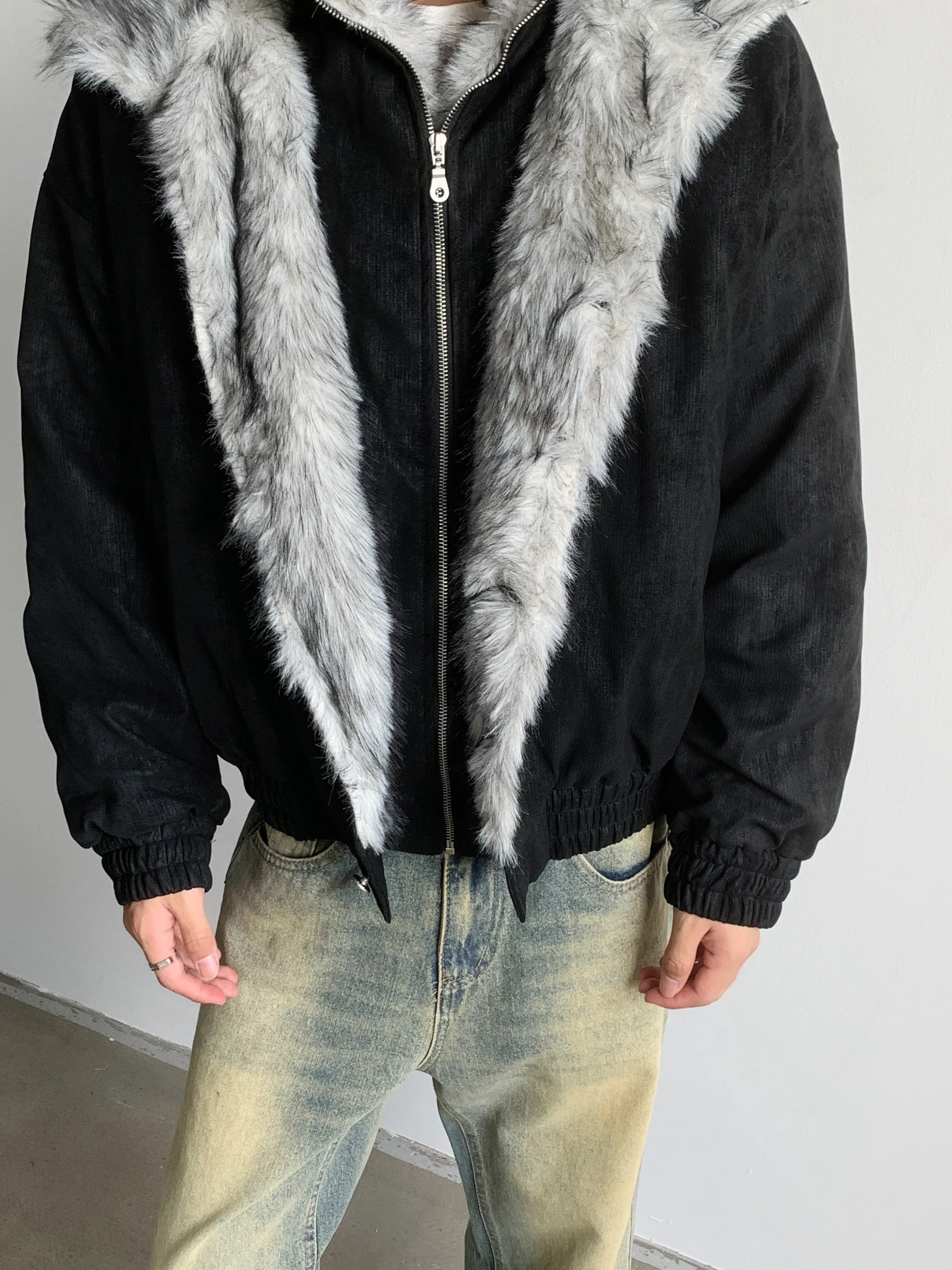Faionable ort Wolf King Double Layer Fur Collar Jaet Thiened Cotton Coat Warm Outerwear for Men Trendy Urban Sle
Faionable ort Wolf King Double Layer Fur Collar Jaet Thiened Cotton Coat Warm Outerwear for Men Trendy Urban Sle