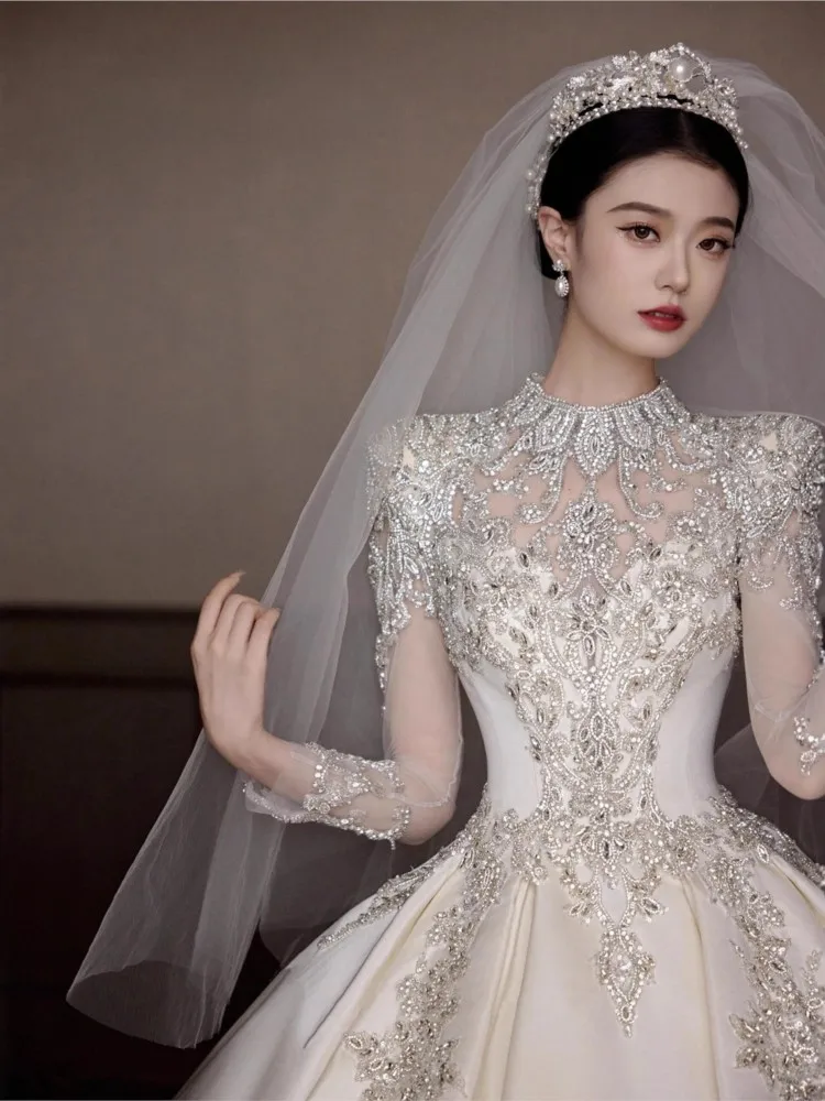 A high-end luxurious and tail-of-the-line dress with high-quality satin main fabric for going out
A high-end luxurious and tail-of-the-line dress with high-quality satin main fabric for going out