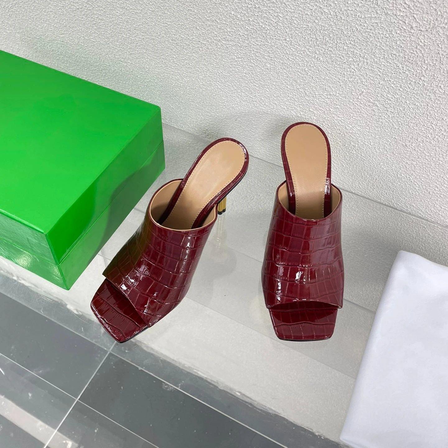 Women's sandals 2024 summer high heel pump genuine leather top quality ladies fashion crocodile leather slipper with box
Women's sandals 2024 summer high heel pump genuine leather top quality ladies fashion crocodile leather slipper with box