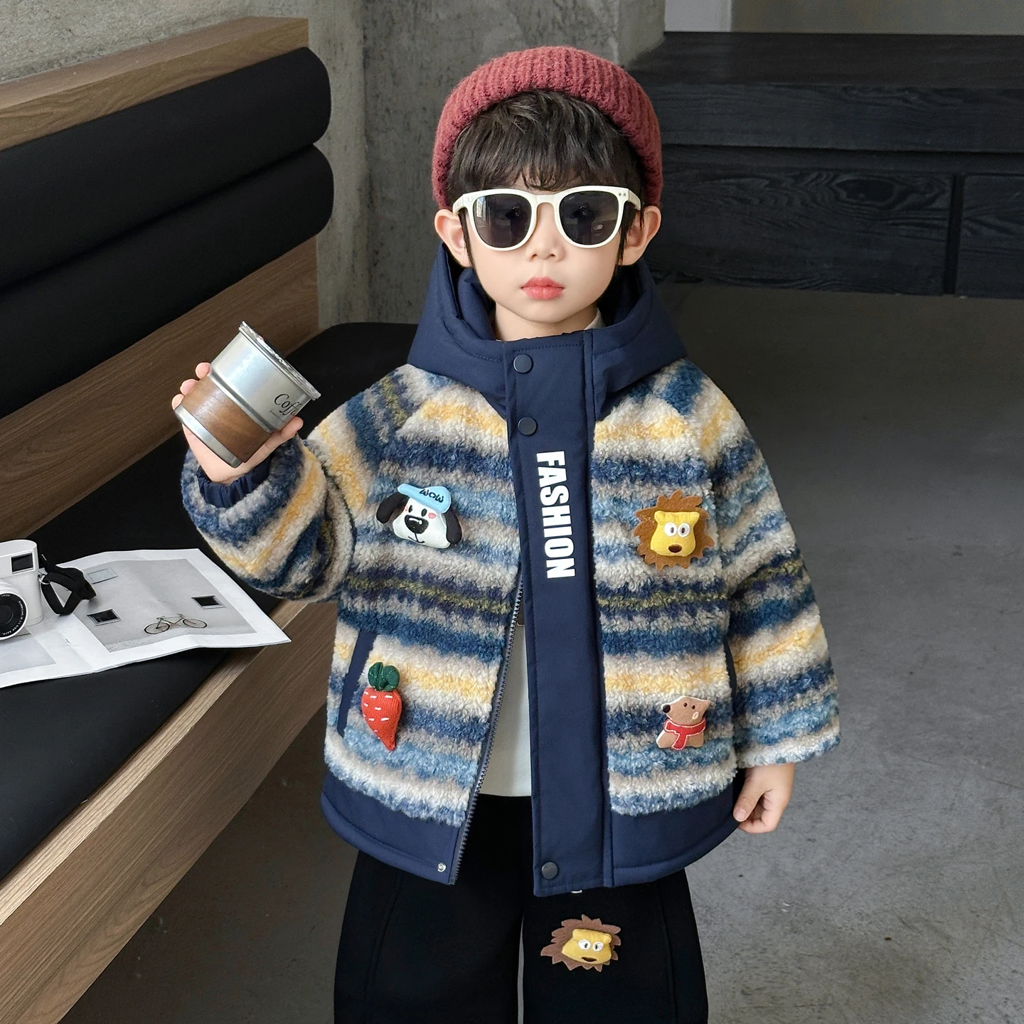 Thiened Fce Cotton Jaet for Boys Autumn Winter New Faion Children's Cotton Coat Boys' Warm Waterproof Vest with kets
Thiened Fce Cotton Jaet for Boys Autumn Winter New Faion Children's Cotton Coat Boys' Warm Waterproof Vest with kets