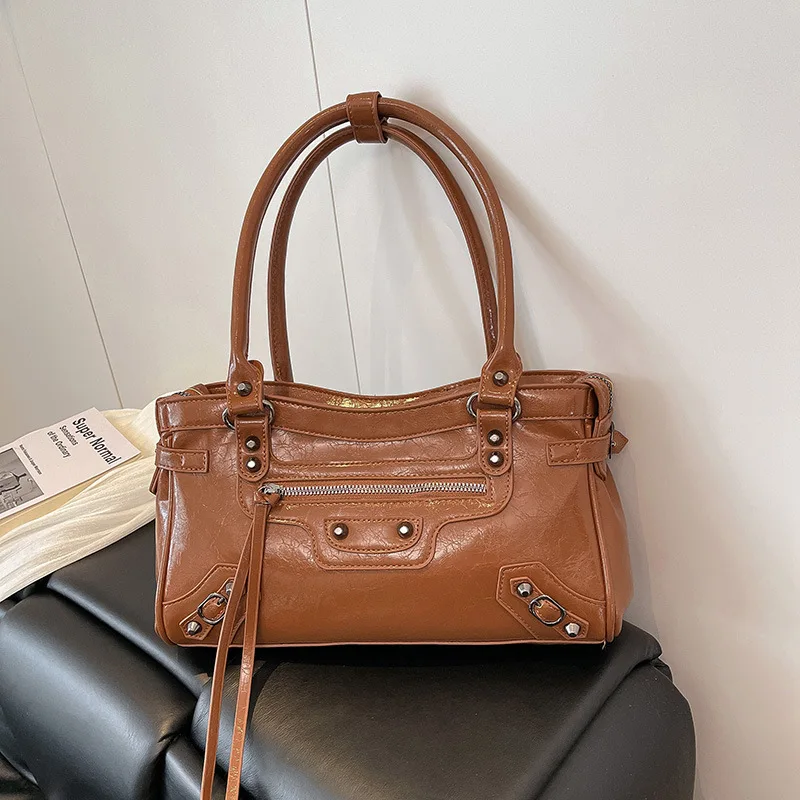 Женская большая сумка-тоут большой вместимости с заклепками, сумка через плечо из мягкой кожи с ремешком, стильная повседневная сумка через плечо под мышками
Женская большая сумка-тоут большой вместимости с заклепками, сумка через плечо из мягкой кожи с ремешком, стильная повседневная сумка через плечо под мышками