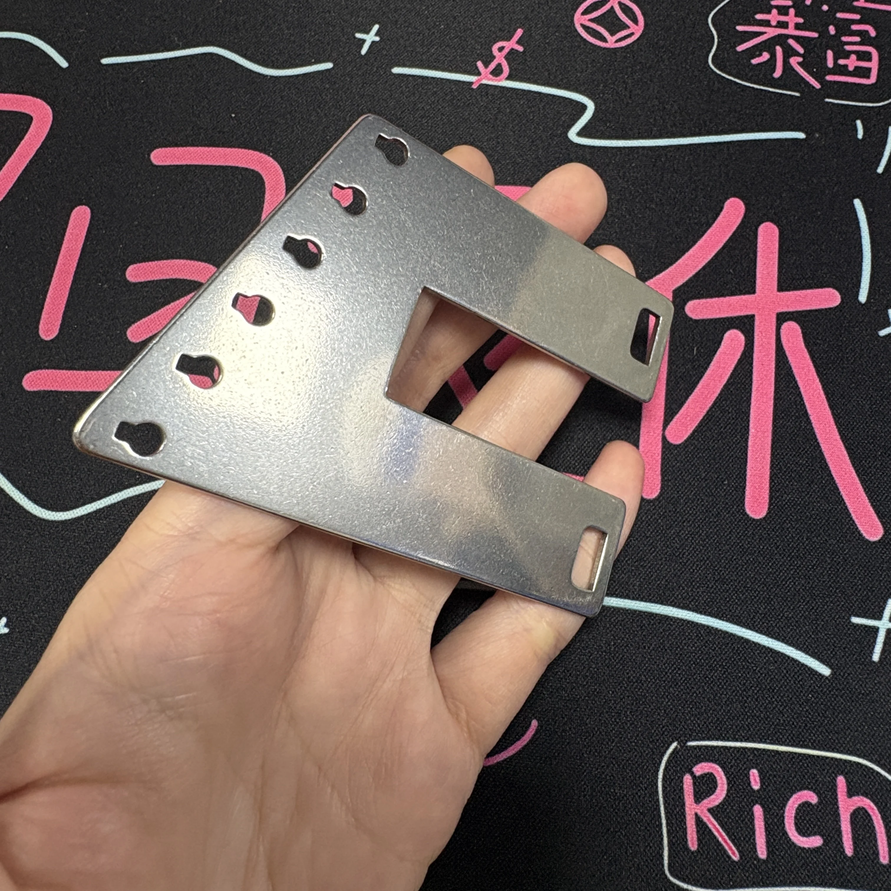 Rickenbacker Trapeze Tailpiece подходит для 6-струнных гитар, ремонта металлических деталей
Rickenbacker Trapeze Tailpiece подходит для 6-струнных гитар, ремонта металлических деталей