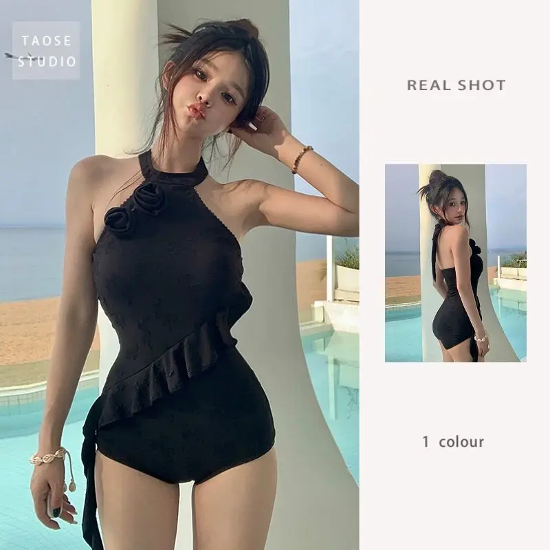 Swimsuit women 2025 new Korean one-piece conservative slimming high-end feeling, small chest gathering student swimsuit women
Swimsuit women 2025 new Korean one-piece conservative slimming high-end feeling, small chest gathering student swimsuit women
