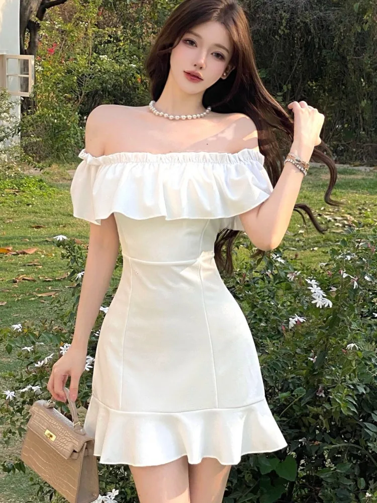 Gentle French White Ruffles Bodycon Short Dress Slash-Collar Sexy Sweet Slim Fit Shoulder Party Evening Dresses Summer New 2025
Gentle French White Ruffles Bodycon Short Dress Slash-Collar Sexy Sweet Slim Fit Shoulder Party Evening Dresses Summer New 2025