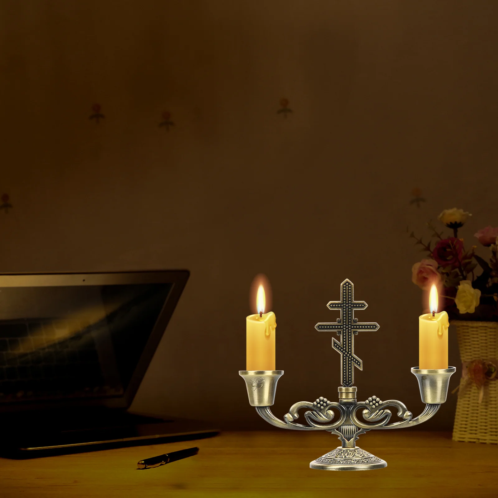 1pcs Vintage Double Wick Holder European Style Metal Stand For Home Decor Wedding Party Table Centerpiece
1pcs Vintage Double Wick Holder European Style Metal Stand For Home Decor Wedding Party Table Centerpiece