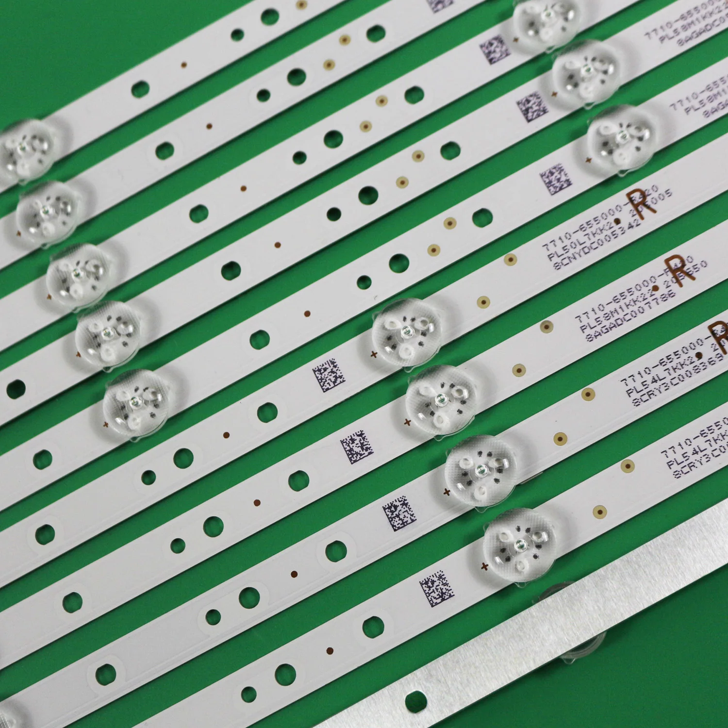 Светодиодная лента для 55G2A CRH-A55G330300509R776REV1.1 CRH-A55G330300509L776REV1.1 ST5461D007-1 VER2.2 CRH-A55G330300509L77PREV1.2
Светодиодная лента для 55G2A CRH-A55G330300509R776REV1.1 CRH-A55G330300509L776REV1.1 ST5461D007-1 VER2.2 CRH-A55G330300509L77PREV1.2