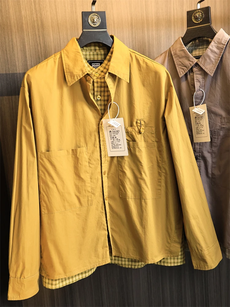 Американская версия ОС! Ложный двухсекционный! Осень 2021. Мужская повседневная одежда в клетку со свободным воротником и длинным светом.
Американская версия ОС! Ложный двухсекционный! Осень 2021. Мужская повседневная одежда в клетку со свободным воротником и длинным светом.