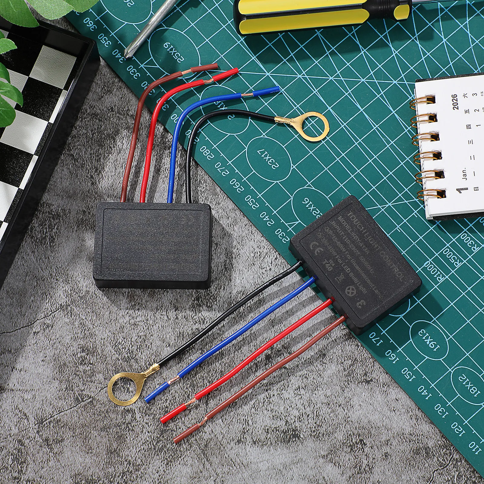 2Pcs Table Light Touch Dimmer Sensor for LED Bulbs Touch Lamp Control Module Replacement Lamp Dimmer Control Install
2Pcs Table Light Touch Dimmer Sensor for LED Bulbs Touch Lamp Control Module Replacement Lamp Dimmer Control Install