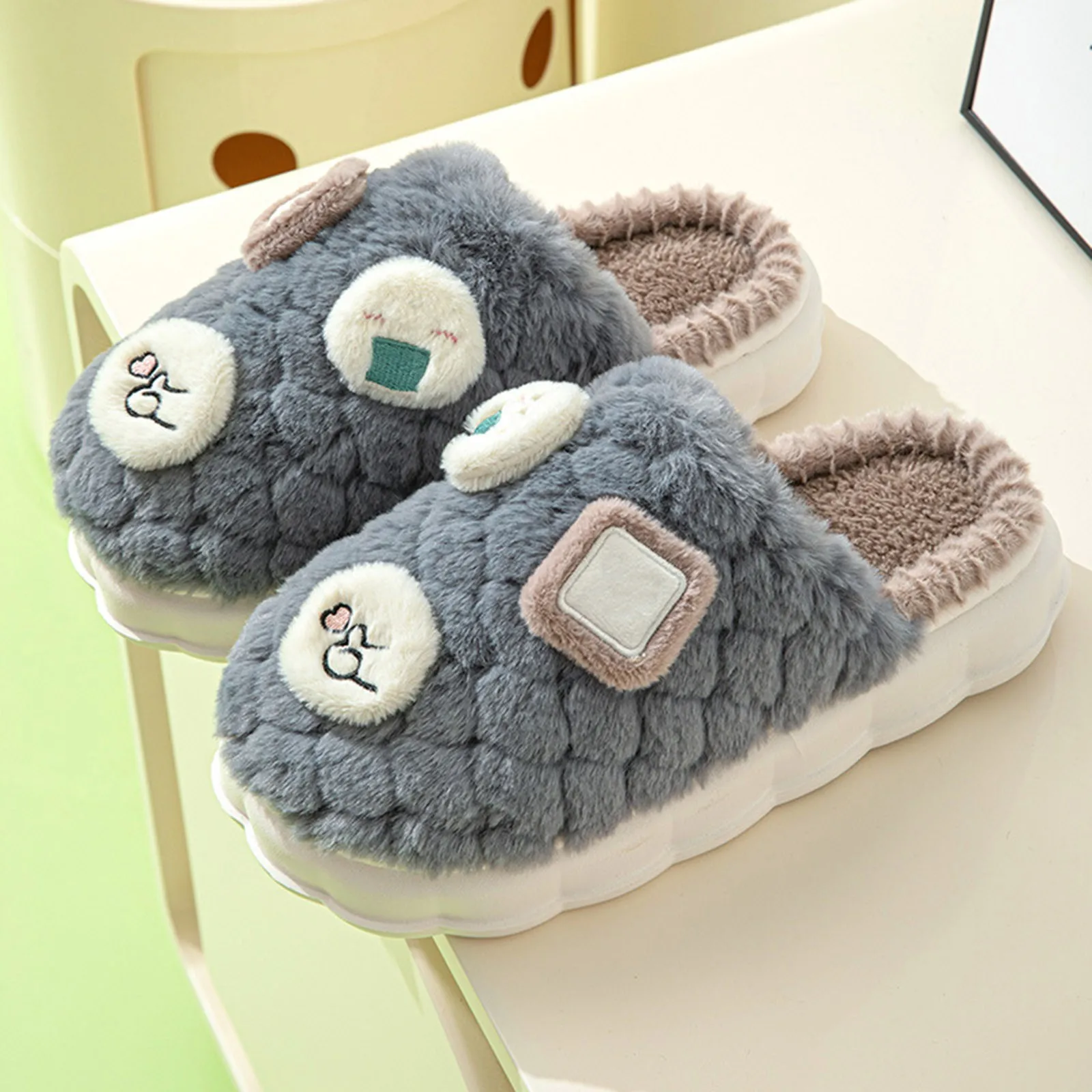 Couples Winter Indoor Home Non Slip Warm Furry Plush Slides Round Toe Flats Slippers Square Cotton Bedroom Floor Ladies Slippers
Couples Winter Indoor Home Non Slip Warm Furry Plush Slides Round Toe Flats Slippers Square Cotton Bedroom Floor Ladies Slippers