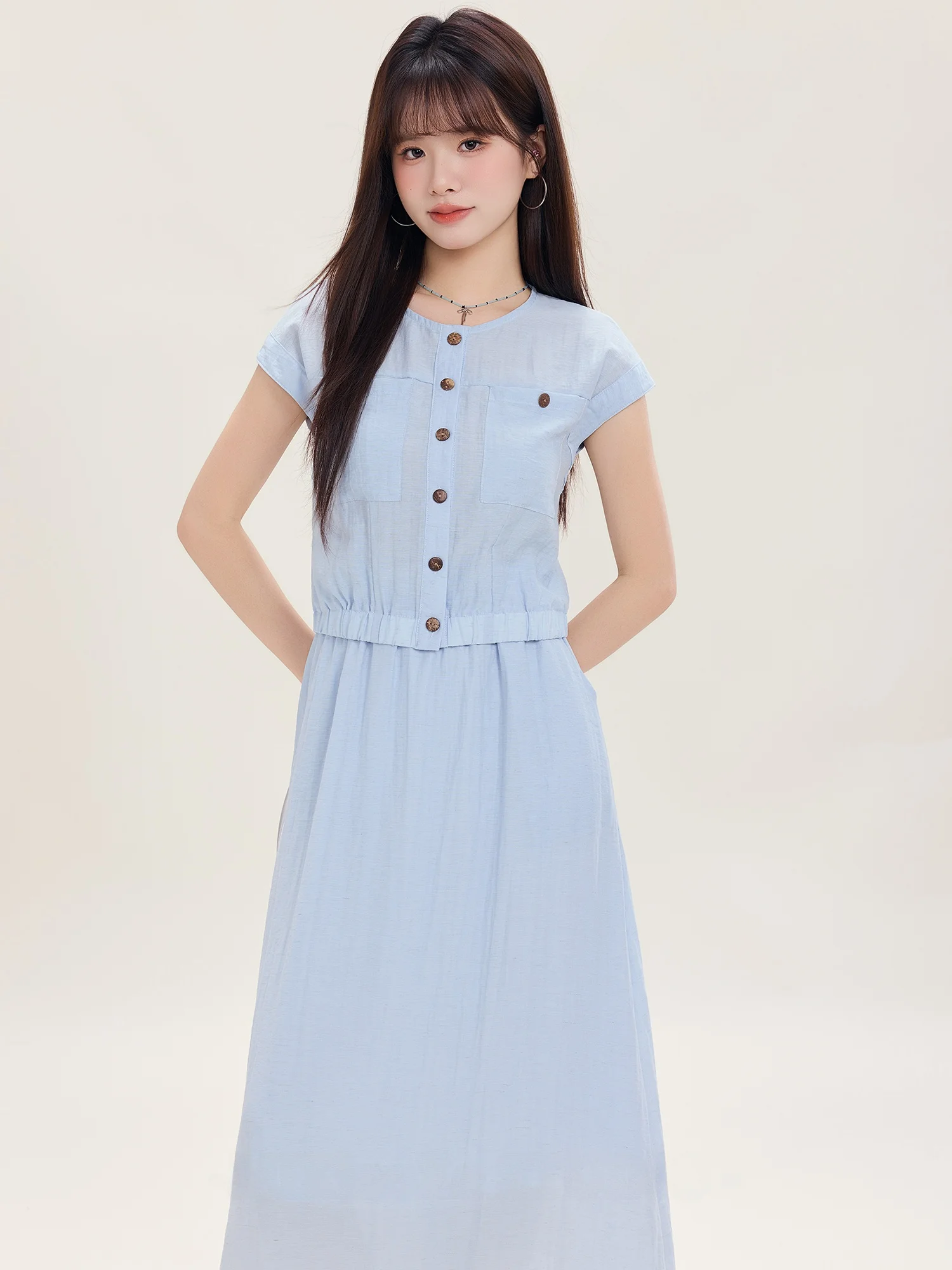 Синий комплект: женская юбка А-силуэта средней длины и летний повседневный наряд, удобный крой
Синий комплект: женская юбка А-силуэта средней длины и летний повседневный наряд, удобный крой