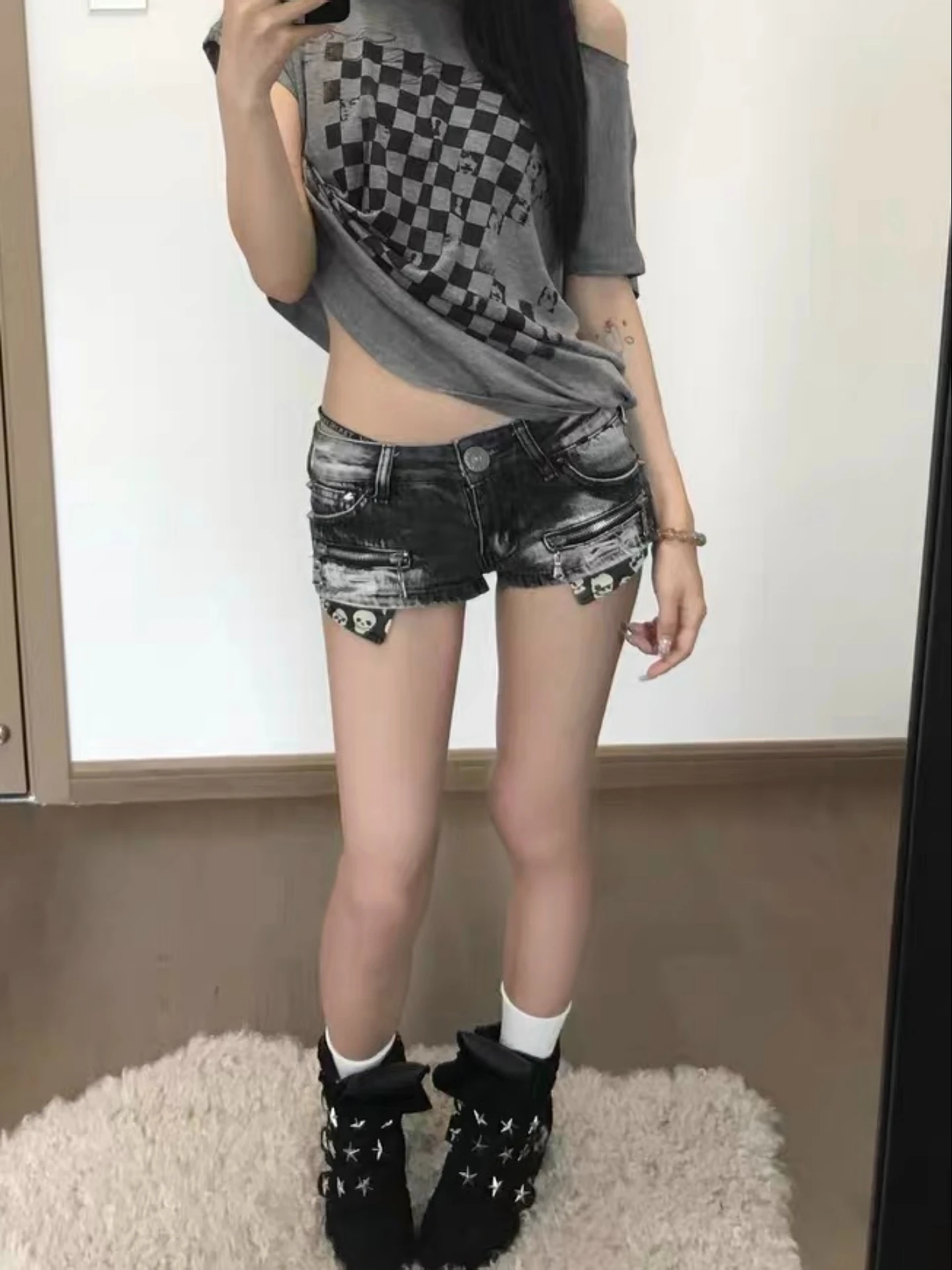 Low Waist Slim Fit Denim Shorts Women's Summer Hot Pants American Retro Washed Pocket Print Casual Jeans Shorts
Low Waist Slim Fit Denim Shorts Women's Summer Hot Pants American Retro Washed Pocket Print Casual Jeans Shorts