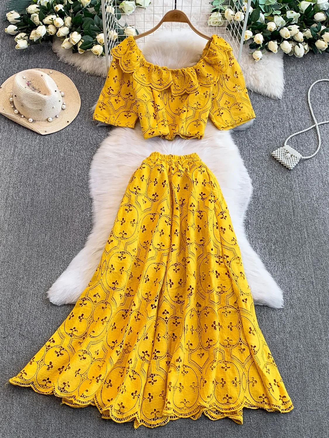 White Enhancing Long Lace Hook Embroidery Blouse And Skirt Set Sweet Holiday Style Photography Dress Set for Young Women
White Enhancing Long Lace Hook Embroidery Blouse And Skirt Set Sweet Holiday Style Photography Dress Set for Young Women
