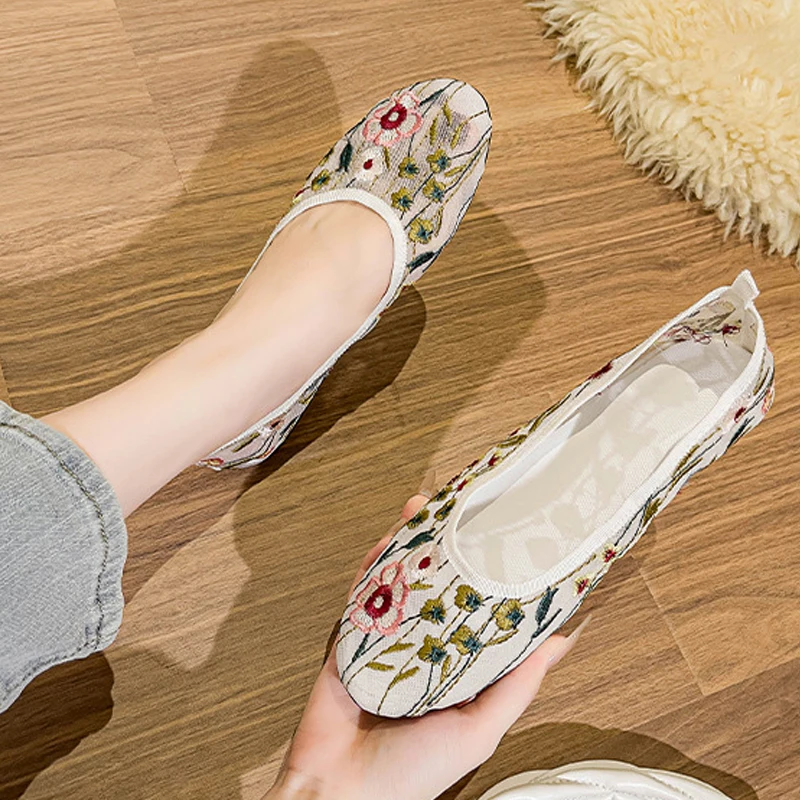 Mesh Embroidered Flowers Ballet Flats Woman Breathable Round Toe Hollow Mary Jane Shoes Fashion Casual Party Summer Flat Sandals
Mesh Embroidered Flowers Ballet Flats Woman Breathable Round Toe Hollow Mary Jane Shoes Fashion Casual Party Summer Flat Sandals