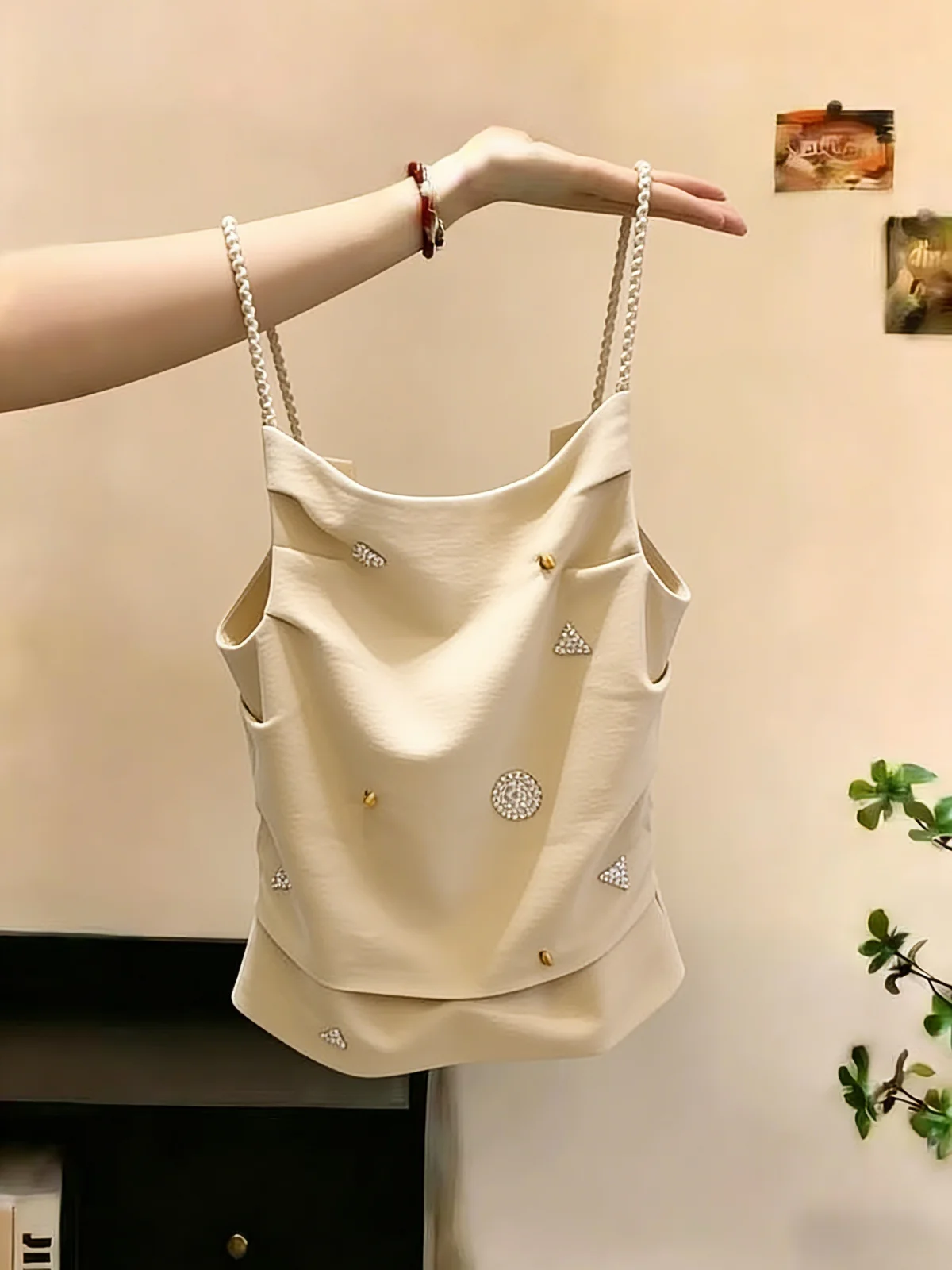 Elegant Heavy-Embroidered Diamond Women's Tank Top Summer New Style Unique Lady Vest Self-Reserved Recommended Korean Version
Elegant Heavy-Embroidered Diamond Women's Tank Top Summer New Style Unique Lady Vest Self-Reserved Recommended Korean Version