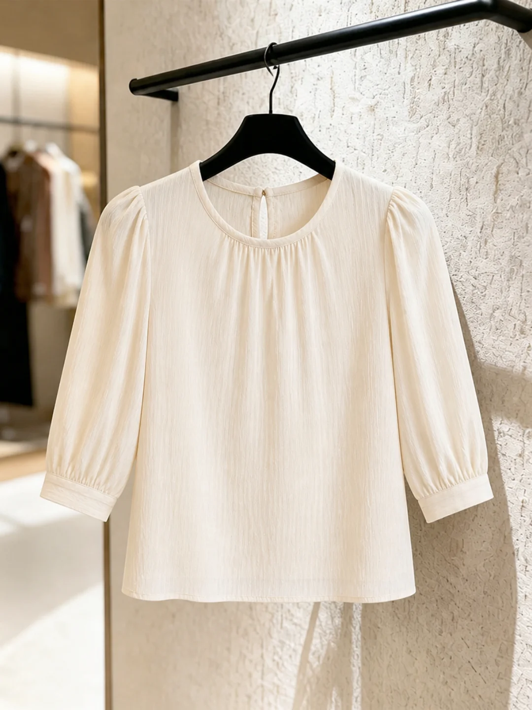 Elegant Lightweight Versatile Women's Shirt Comfortable round Neck Slimming Summer 2026 Fashionable Age-Defying Top
Elegant Lightweight Versatile Women's Shirt Comfortable round Neck Slimming Summer 2026 Fashionable Age-Defying Top