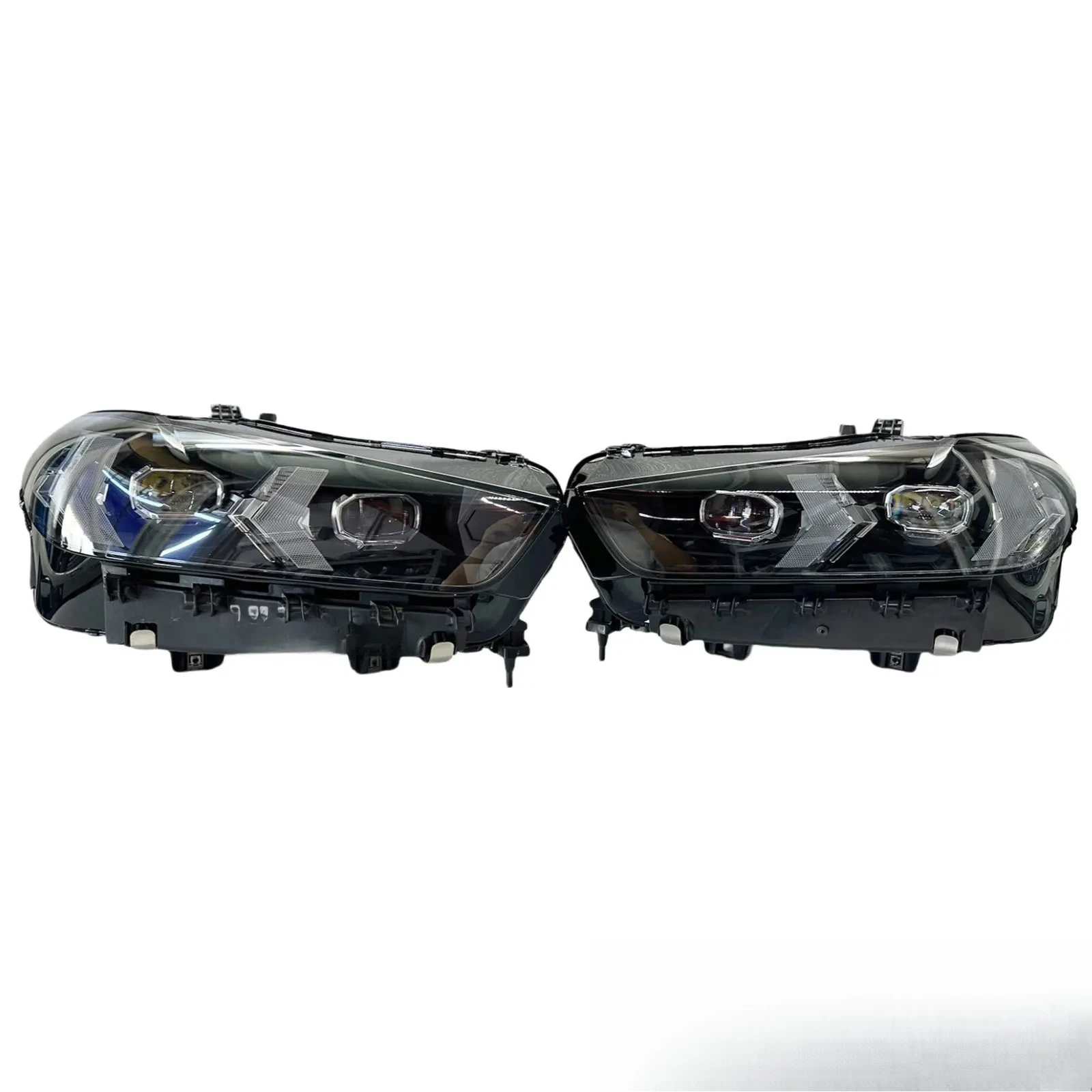 2023-2024 for BMW X5 G05 LCI High Quality LED Headlights Original Use Hot Selling with 6000k Color Temperature
2023-2024 for BMW X5 G05 LCI High Quality LED Headlights Original Use Hot Selling with 6000k Color Temperature