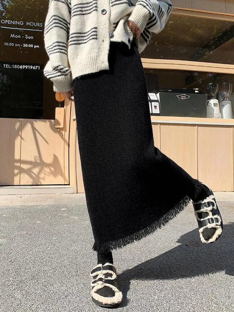 Korean Fashion Black White Tassels Elegant High Waist Long Skirt Women Khaki Slim Versatile Party Skirts 2024 New Autumn Winter
Korean Fashion Black White Tassels Elegant High Waist Long Skirt Women Khaki Slim Versatile Party Skirts 2024 New Autumn Winter