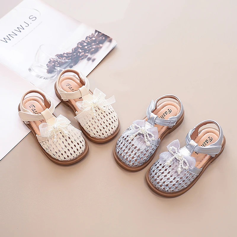 Kids Princess Sandals for Girls 2025 Summer New Toddler Beach Shoes with Beaded Bow Non-slip Elegant Retro Garden Wedding Flats
Kids Princess Sandals for Girls 2025 Summer New Toddler Beach Shoes with Beaded Bow Non-slip Elegant Retro Garden Wedding Flats